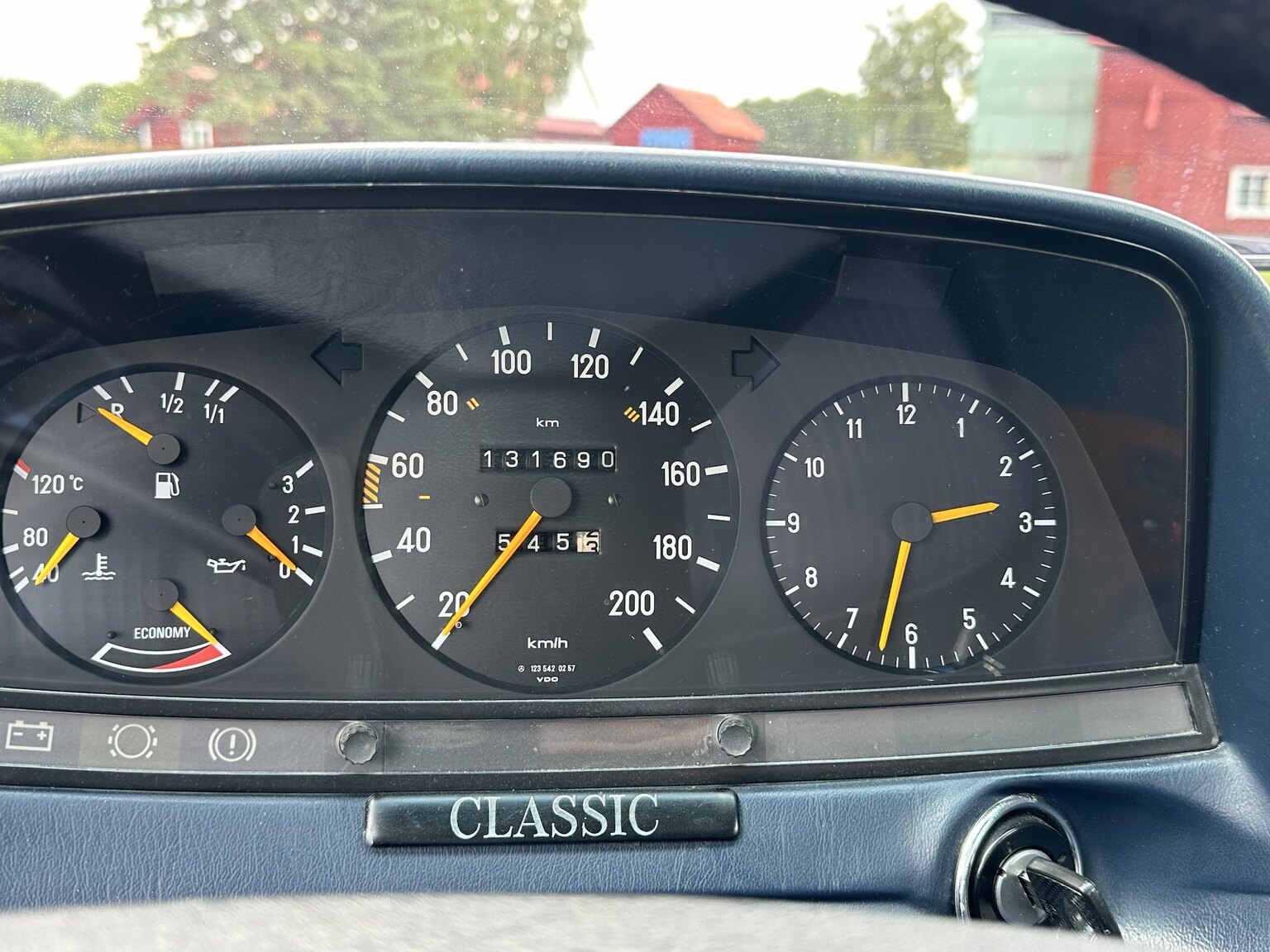 Innenraumfoto von 1984 Mercedes-Benz 230 CE