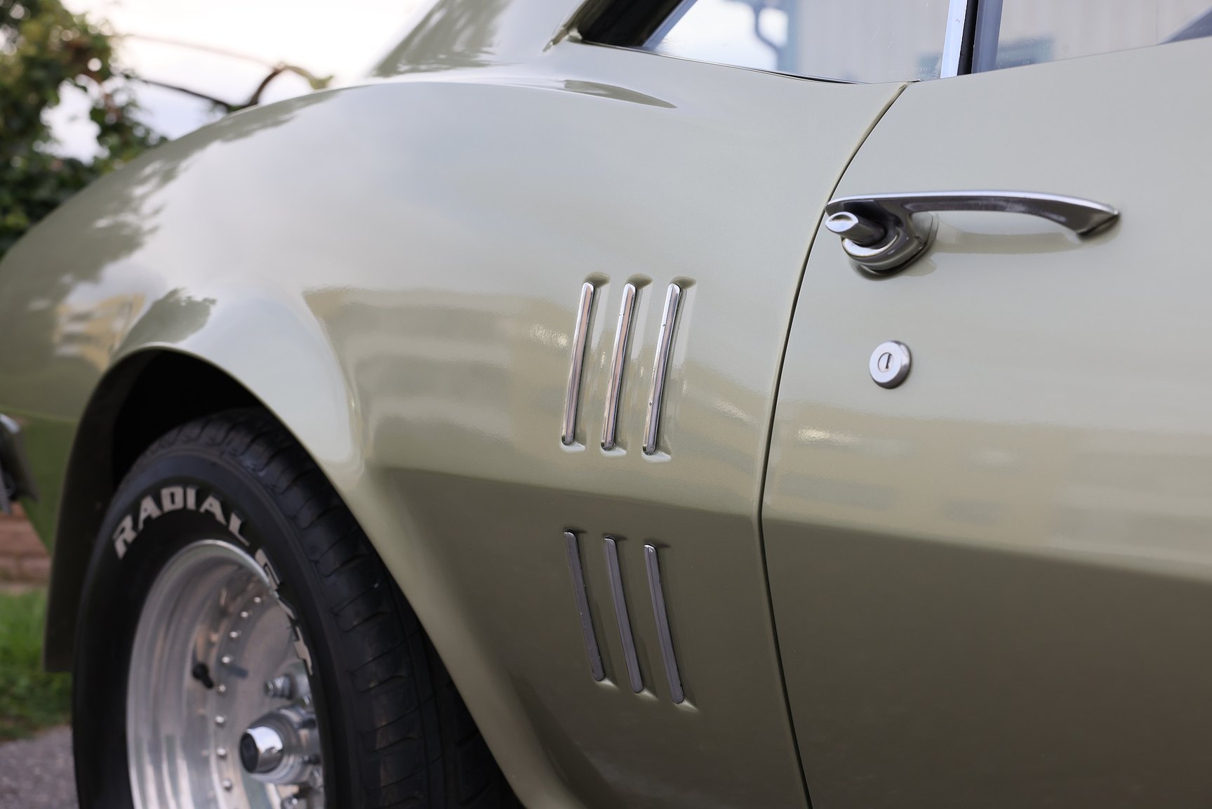 Exterior image of 1968 Pontiac Firebird 400 Ram Air