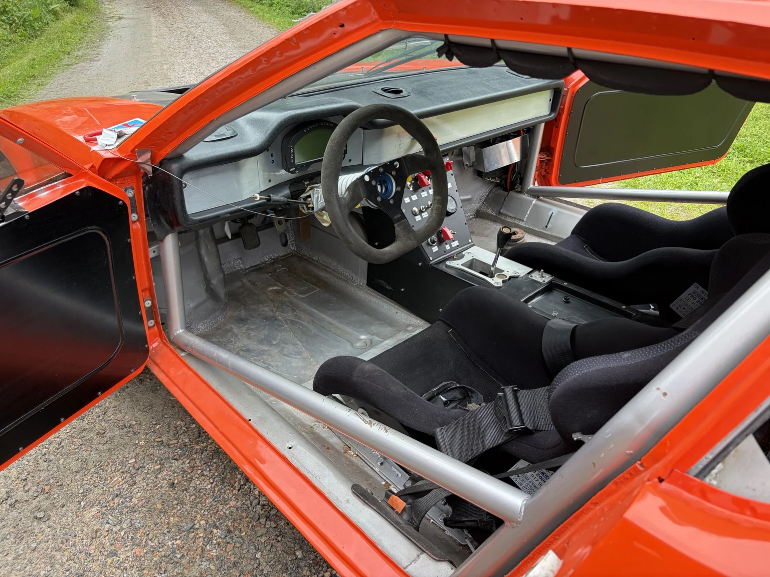 Innenraumfoto von 1972 De Tomaso Pantera LS Restomod (11)