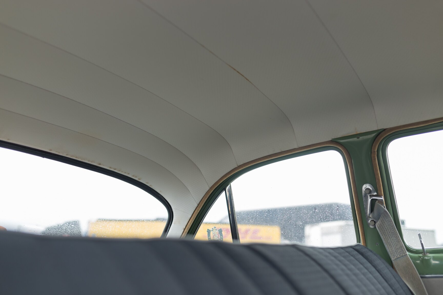 Interior image of 1959 Ford Consul (63)