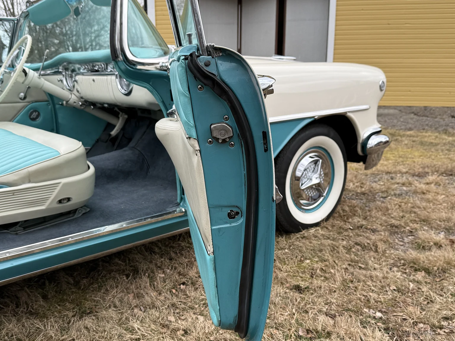 Interior image of 1955 Oldsmobile Super 88 (49)