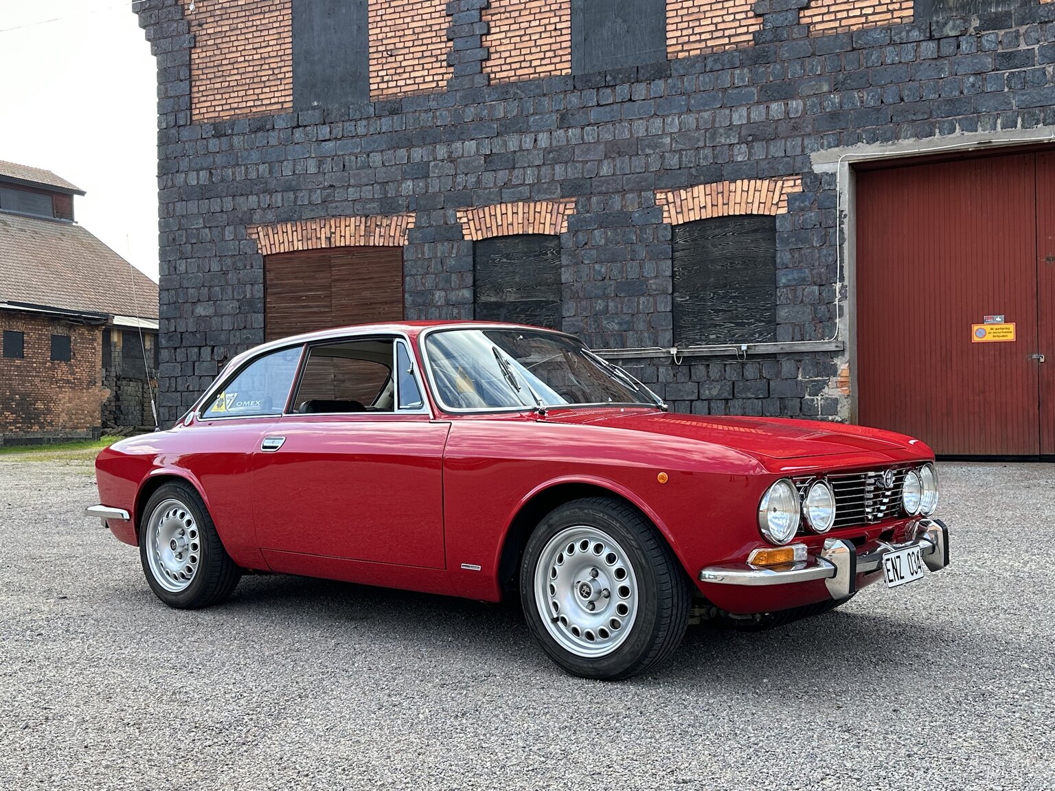 Exteriörbild på 1972 Alfa Romeo 2000 GTV Bertone Coupé