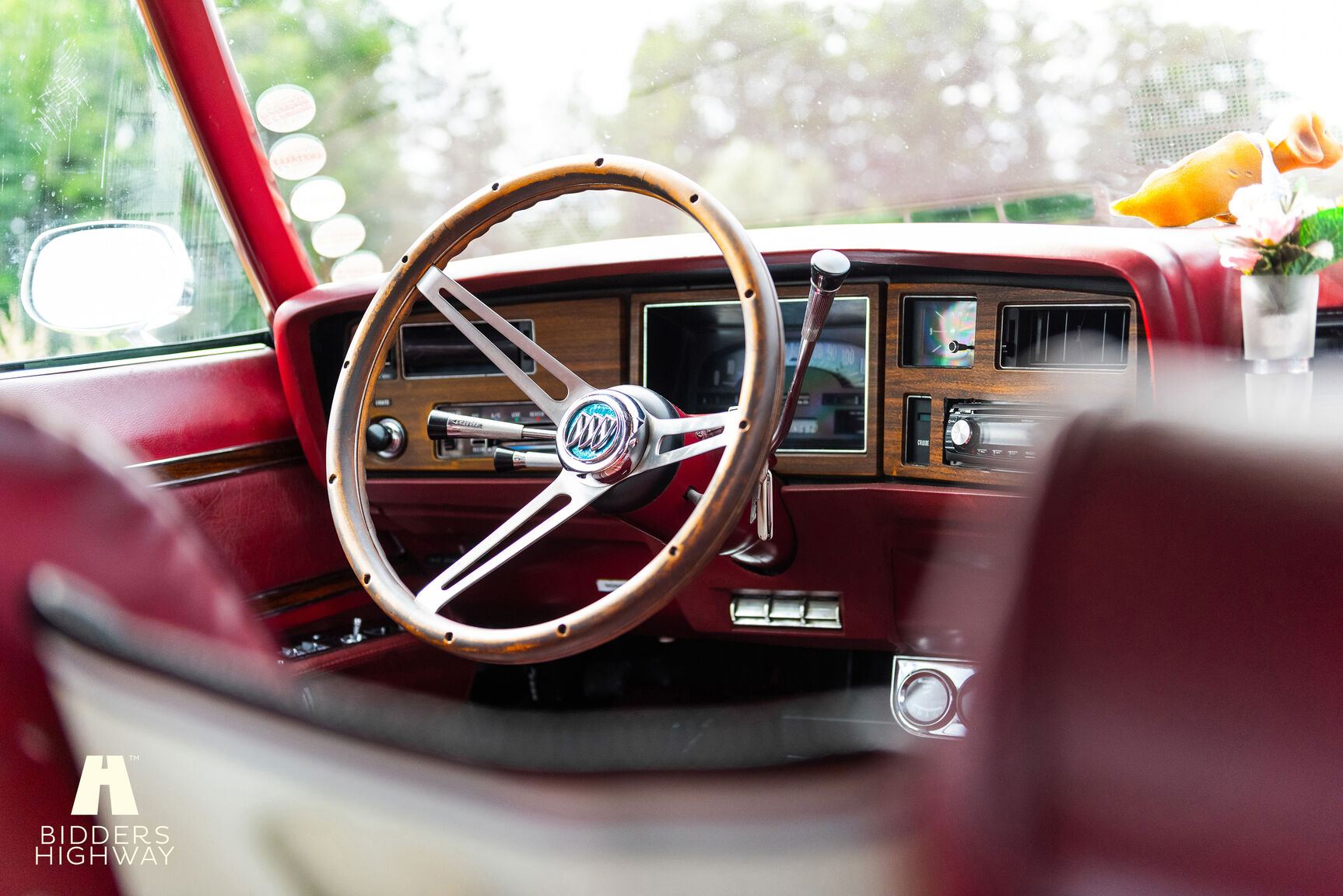 Interiörbild 1973 Buick Electra Custom 2D HT Coupe