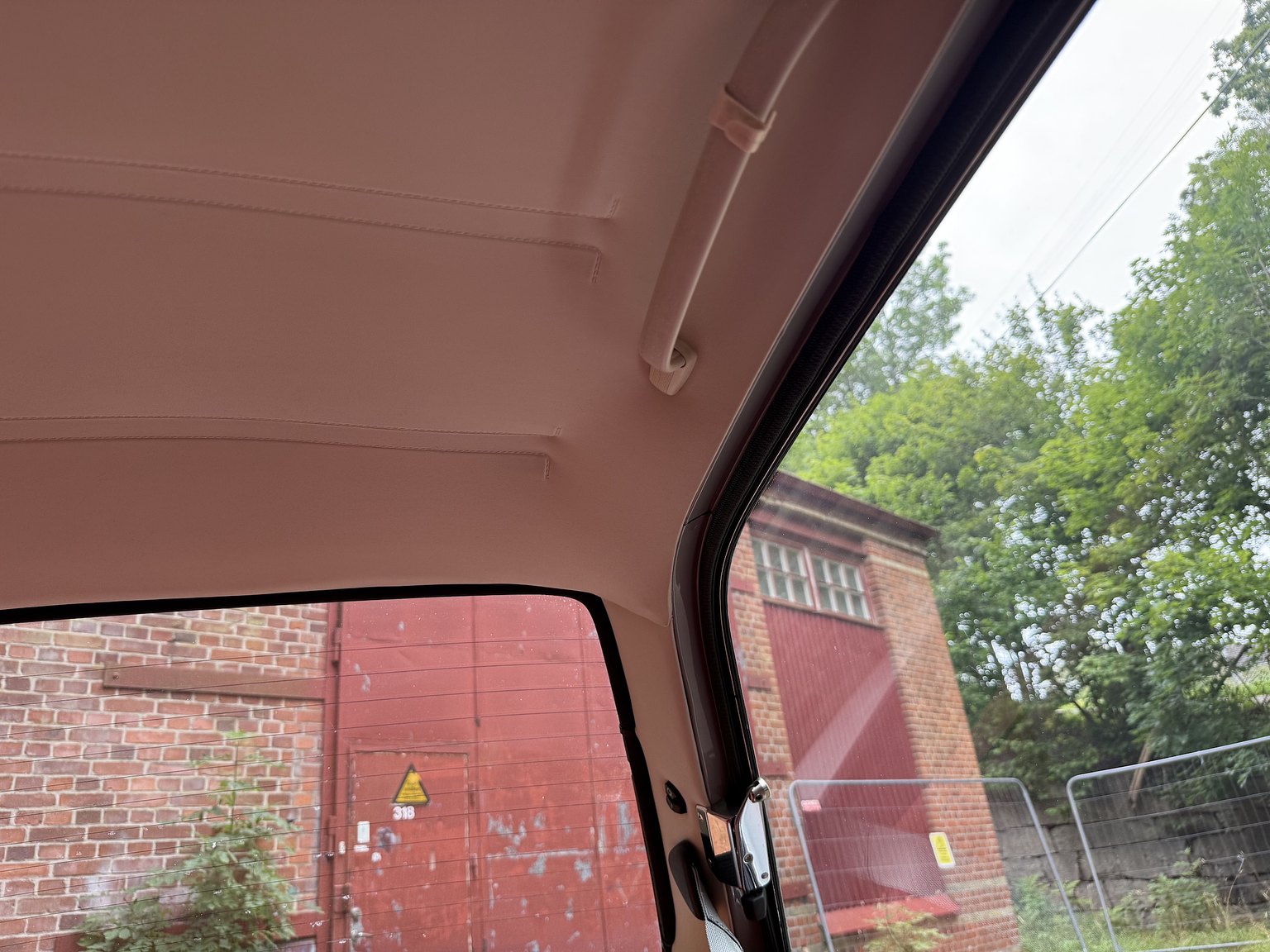 Interior image of 1970 Volvo 142 Automatic