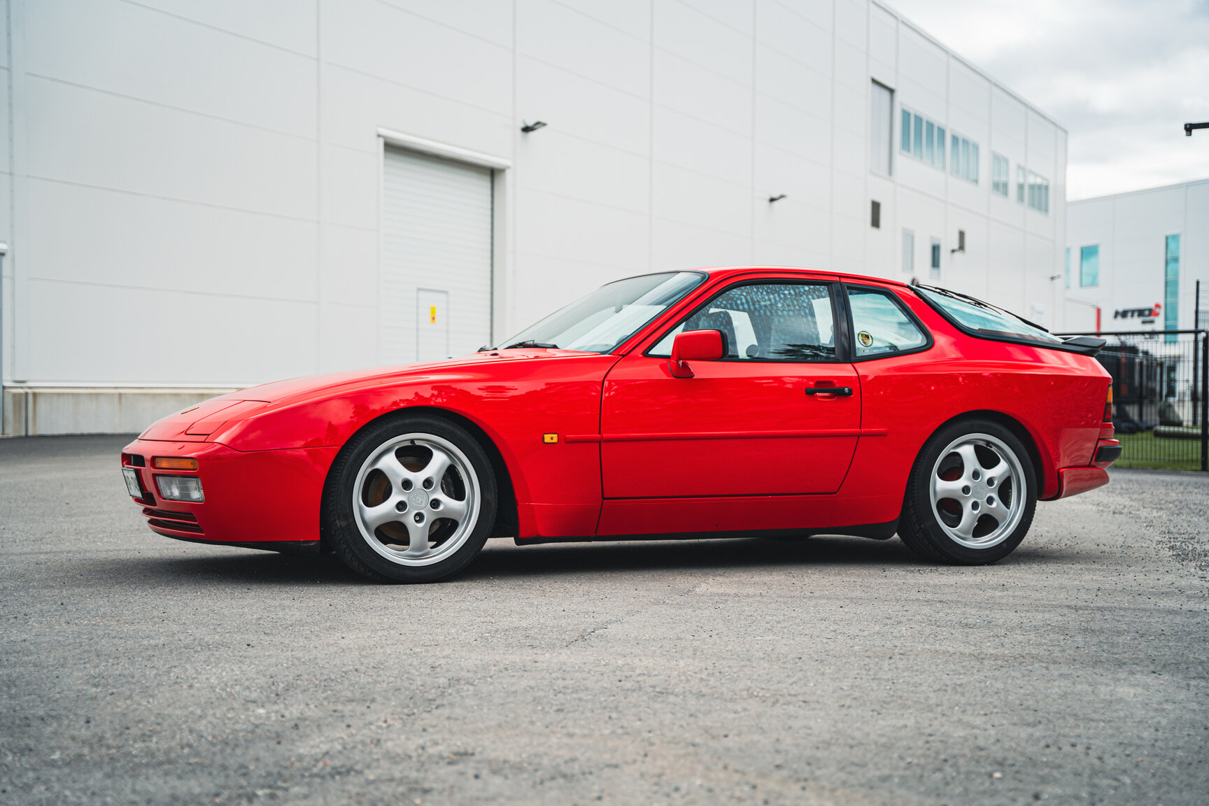 Exterior image of 1990 Porsche 944 Turbo