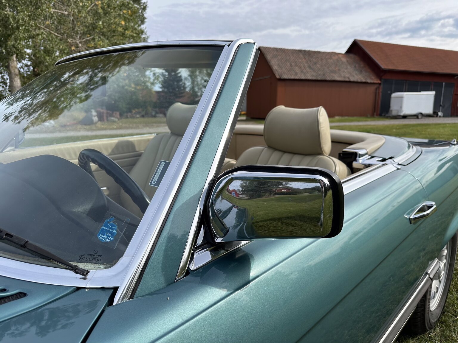 Exteriörbild på 1985 Mercedes-Benz 380 SL