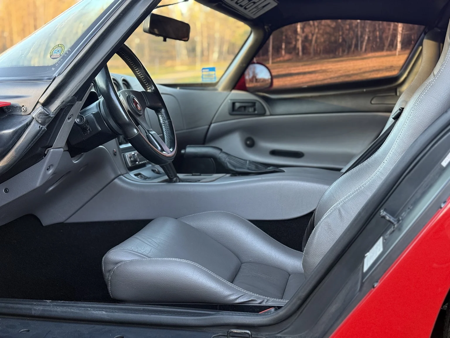 Interior image of 1994 Chrysler Viper (3)