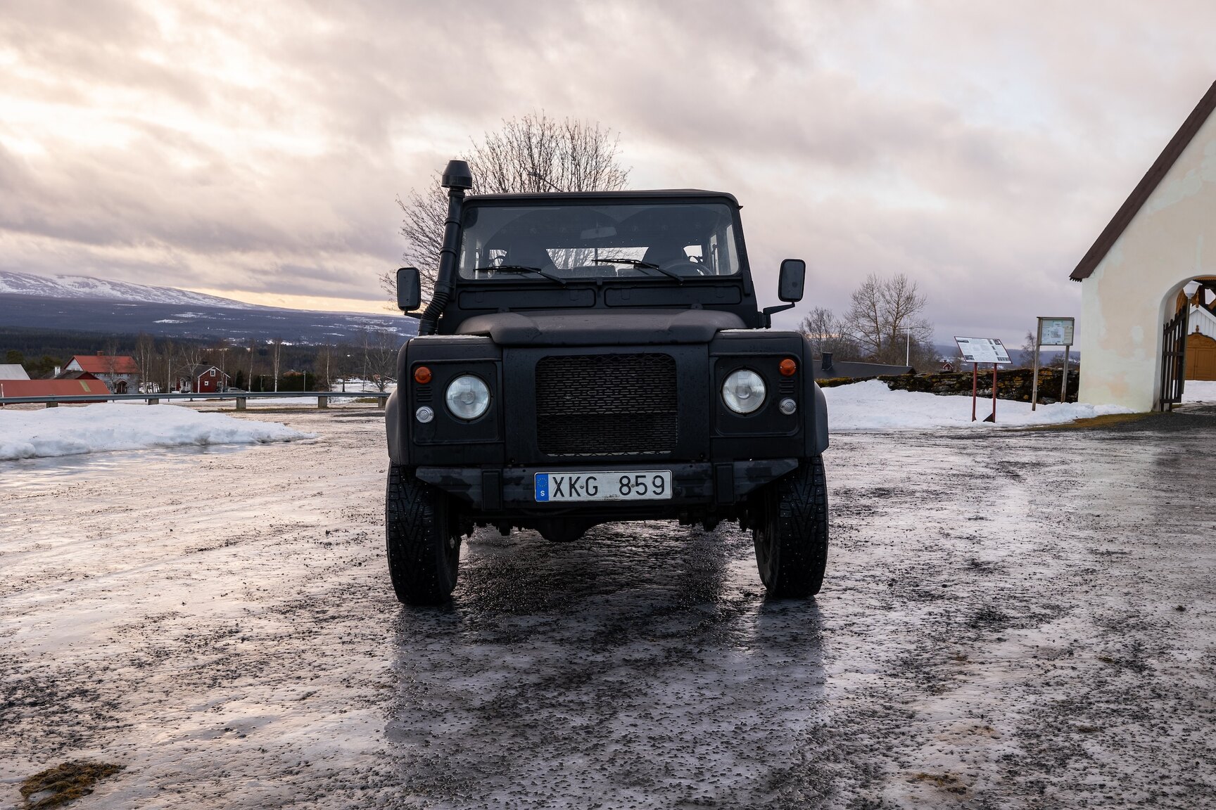 Exterior image of 2000 Land Rover Defender 130