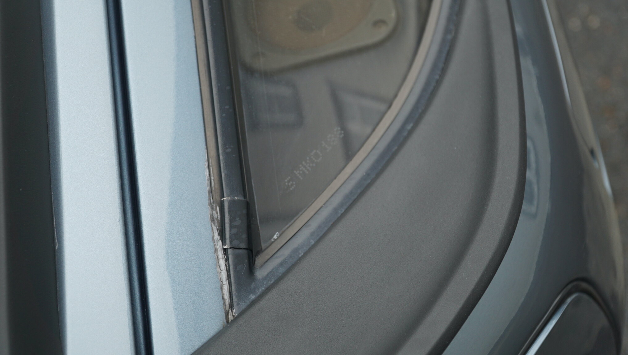 Exterior image of 1983 Porsche 928S (19)