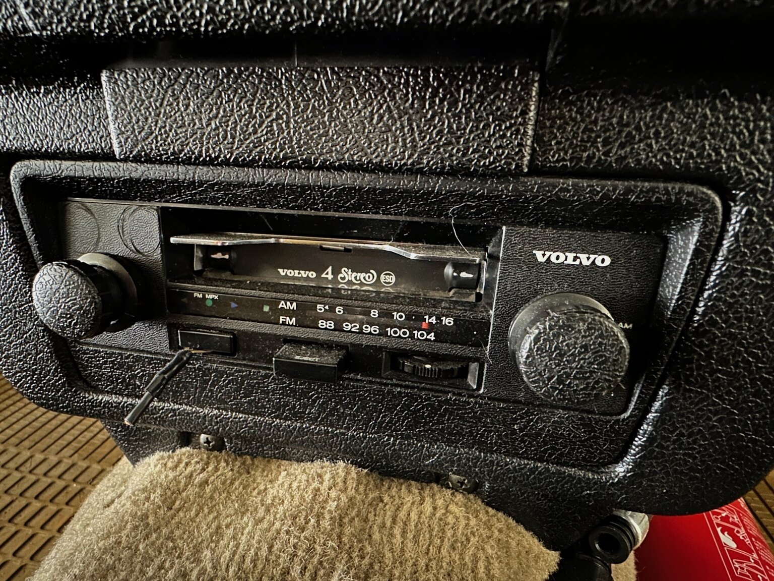 Interior image of 1986 Volvo 240 DL (22)