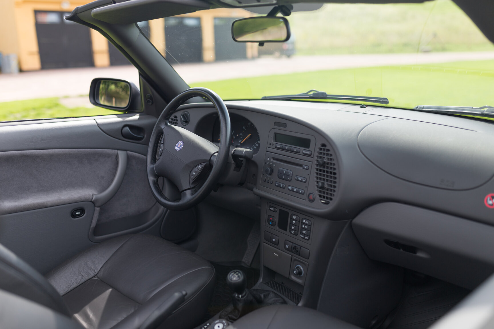 Interior image of 1998 Saab 9-3 SE 2.0T Convertible