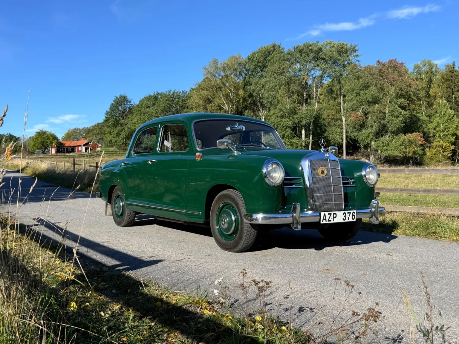 Exteriörbild på 1955 Mercedes-Benz 180 väldigt fin och mycket dokument (1)