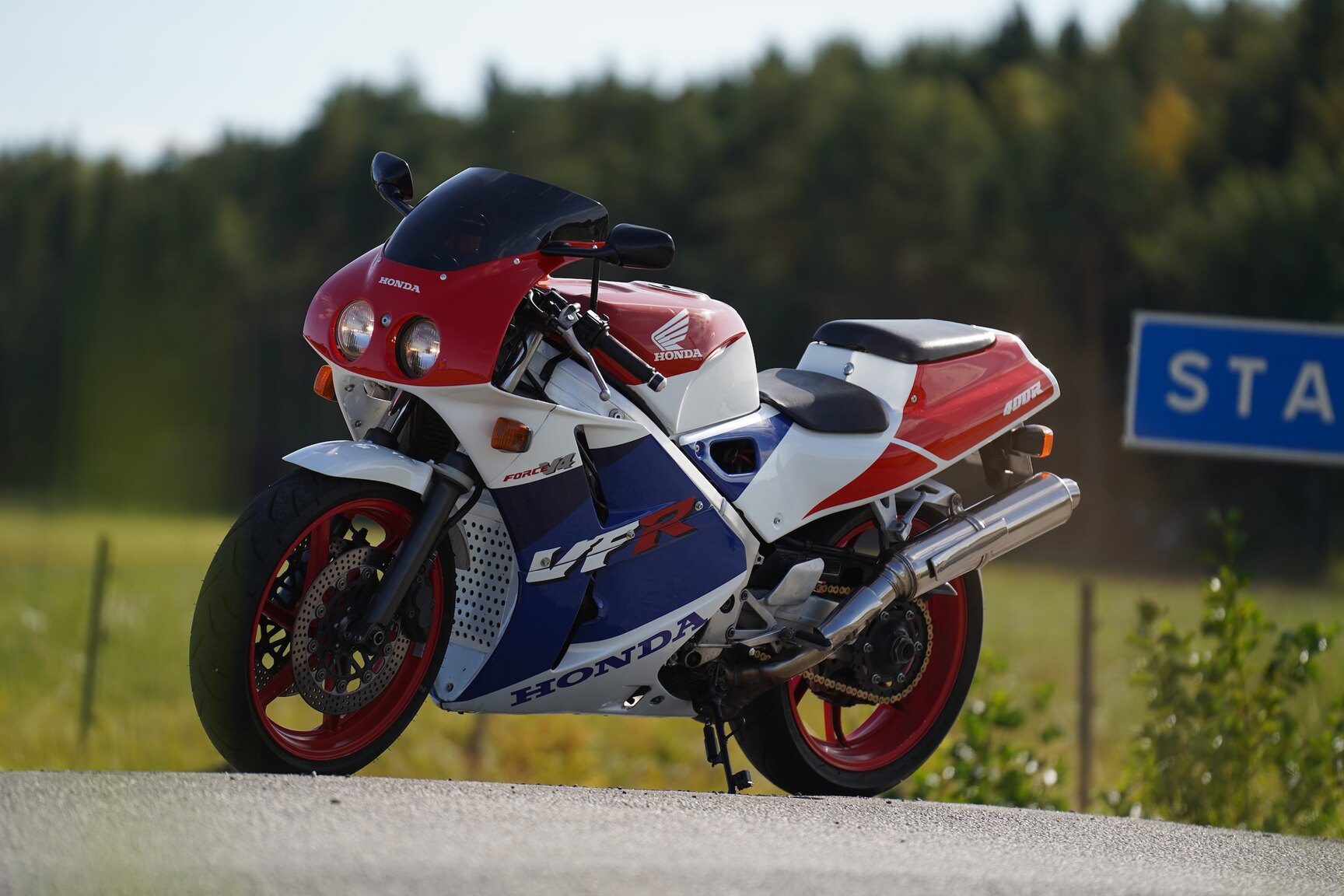 Exterior image of 1992 Honda VFR400R NC30