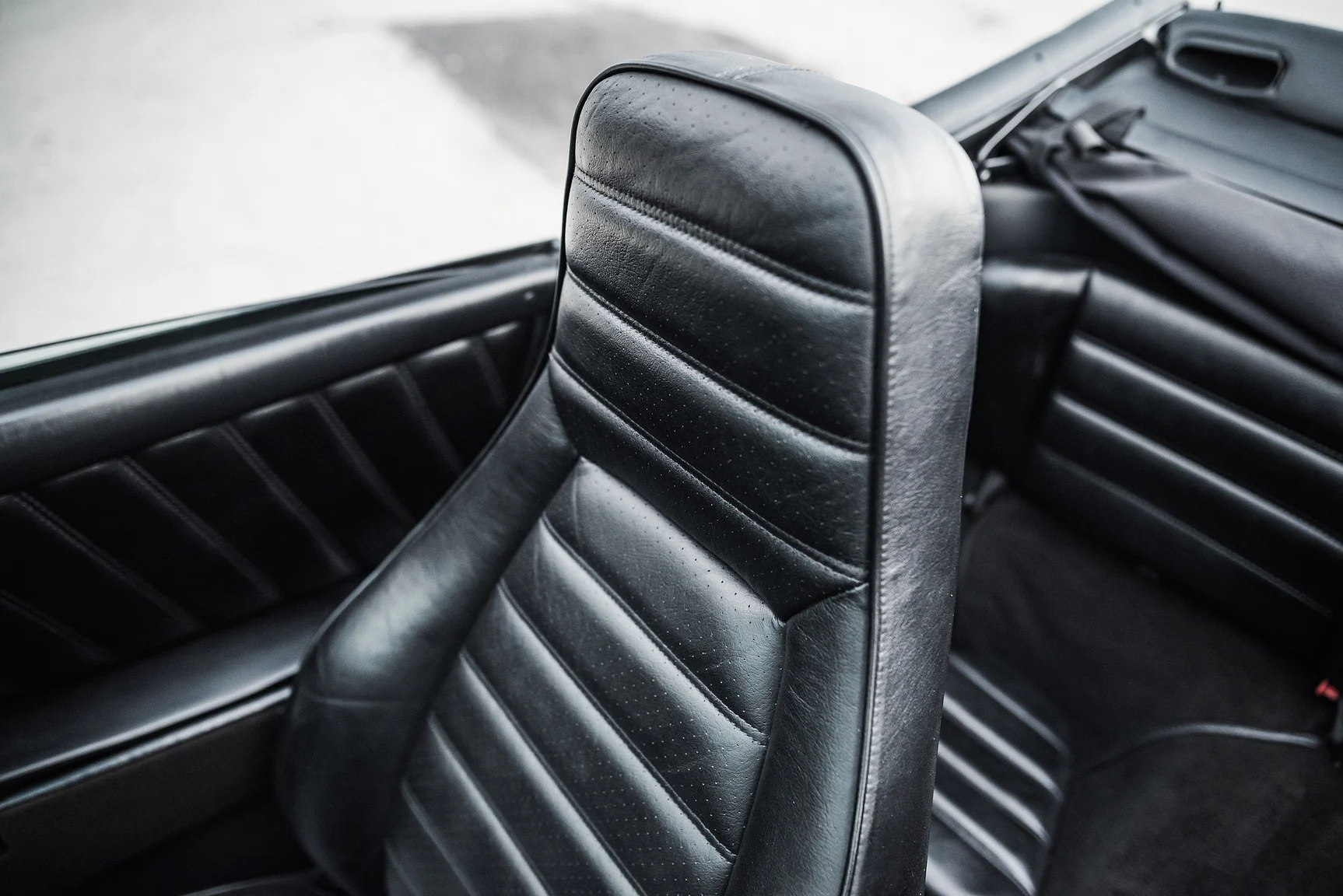 Interior image of 1983 Porsche 911 SC (21)