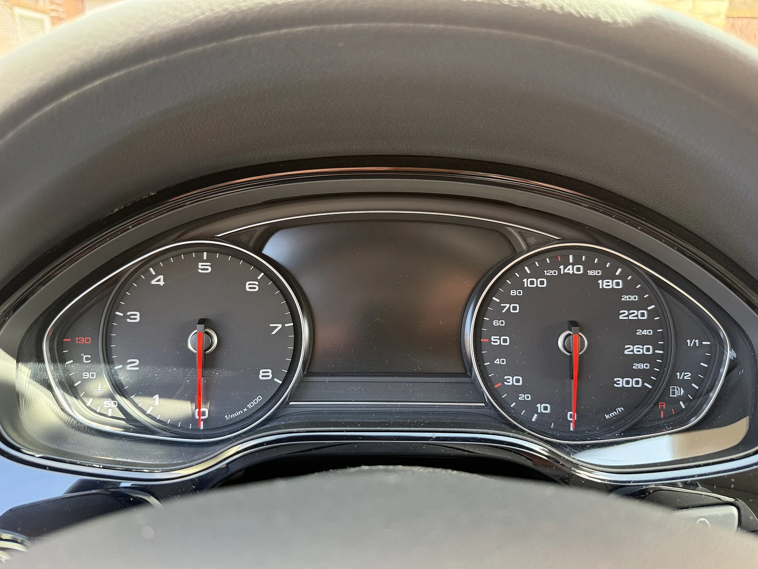 Innenraumfoto von 2014 Audi A8 4.0 TFSI (33)