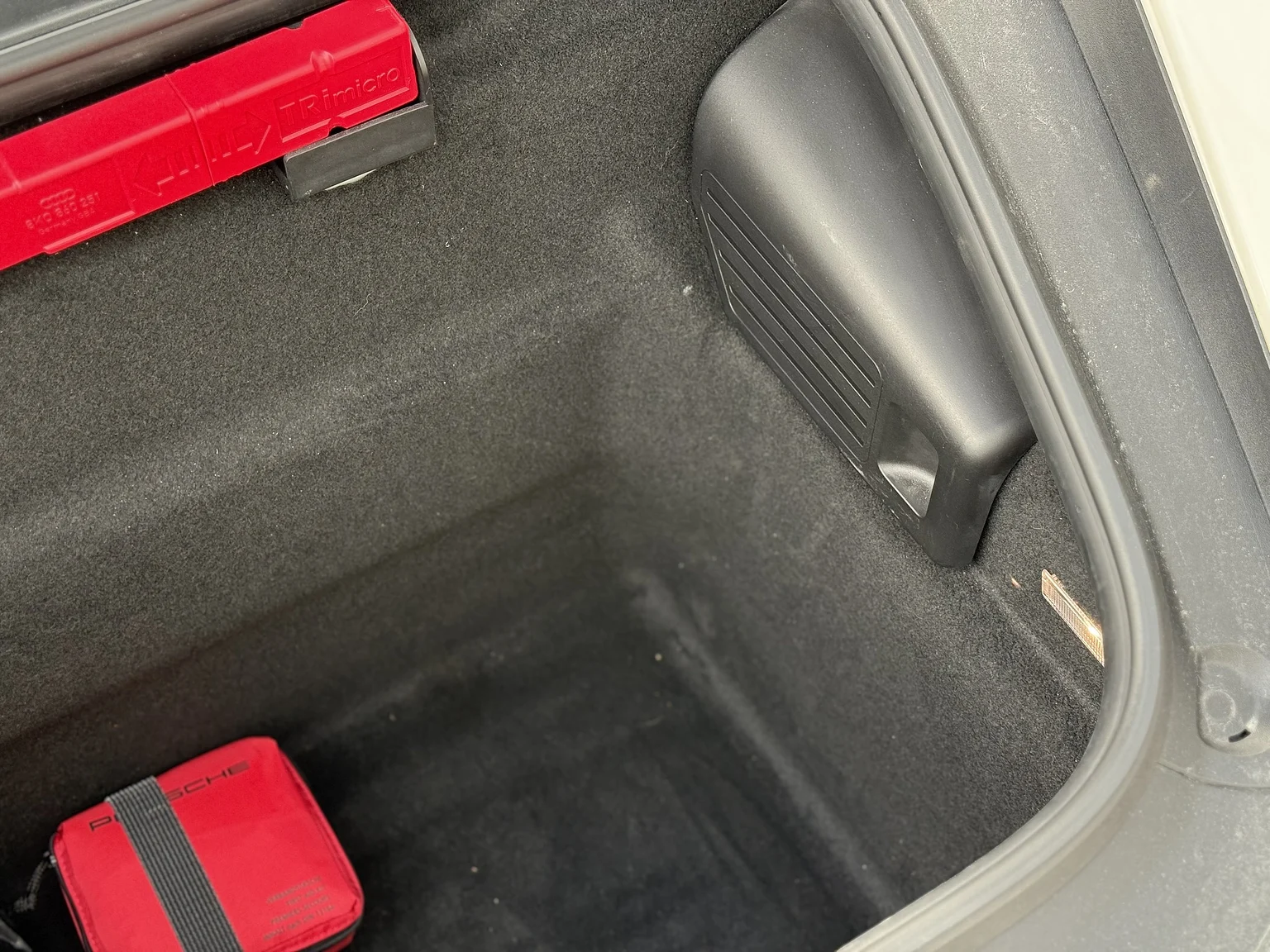 Innenraumfoto von 2016 Porsche 911 GT3 RS (41)