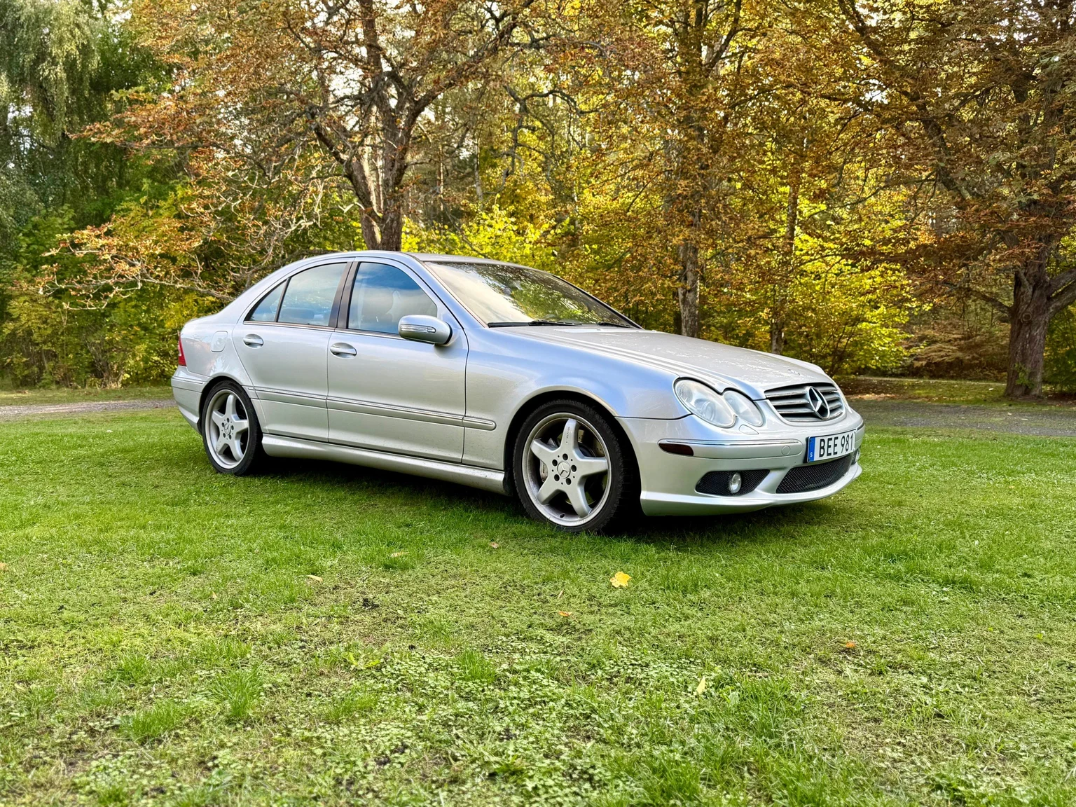Exterior image of 2006 Mercedes-Benz C 55 AMG (1)
