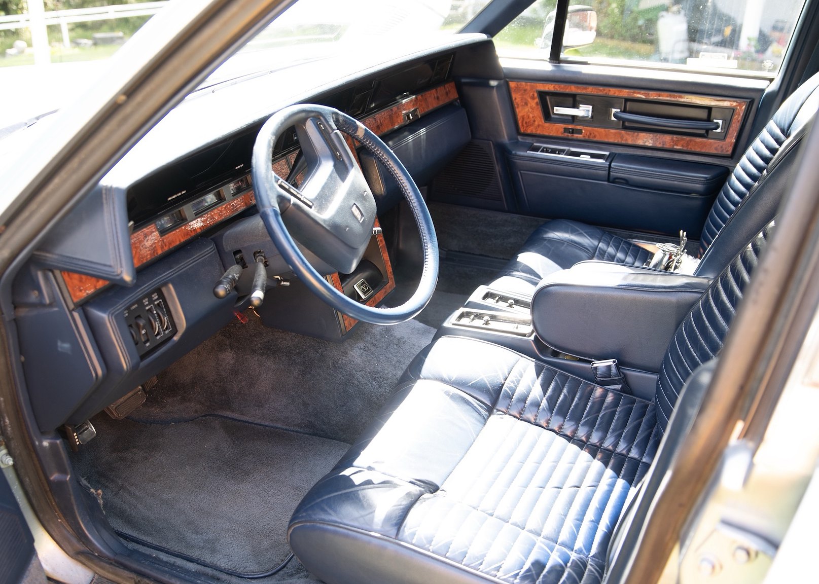Interiörbild 1985 Lincoln Continental 5.0 V8 EFI