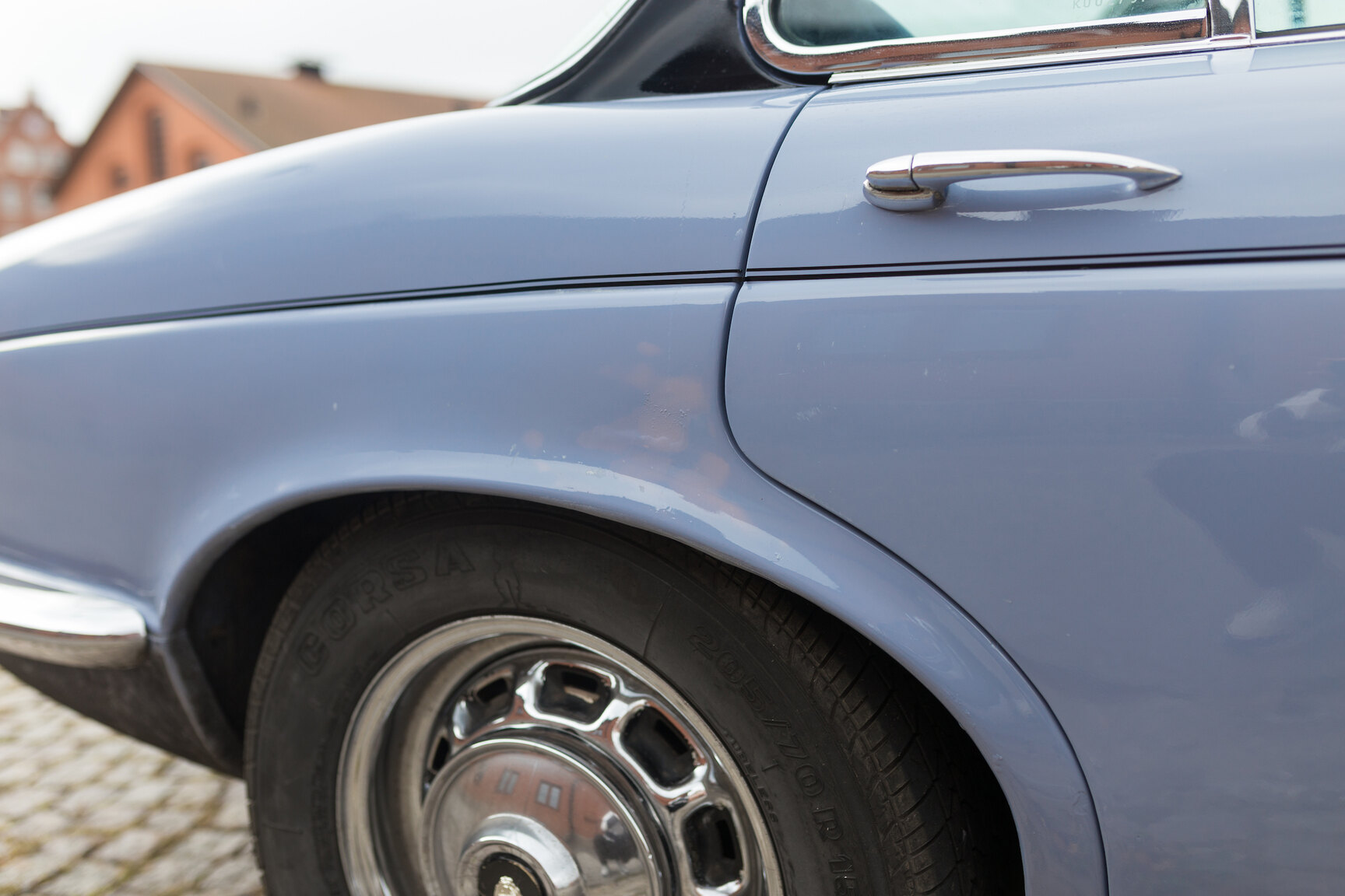 Exterior image of 1975 JAGUAR XJ6  (62)