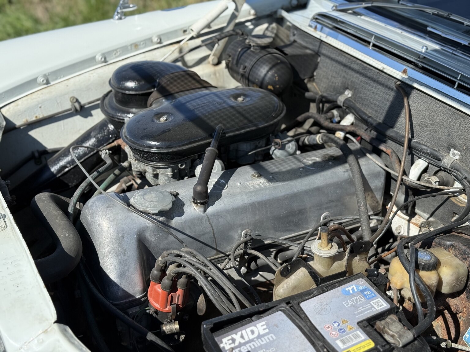 Image of 1967 Mercedes-Benz 230 Safari mechanics