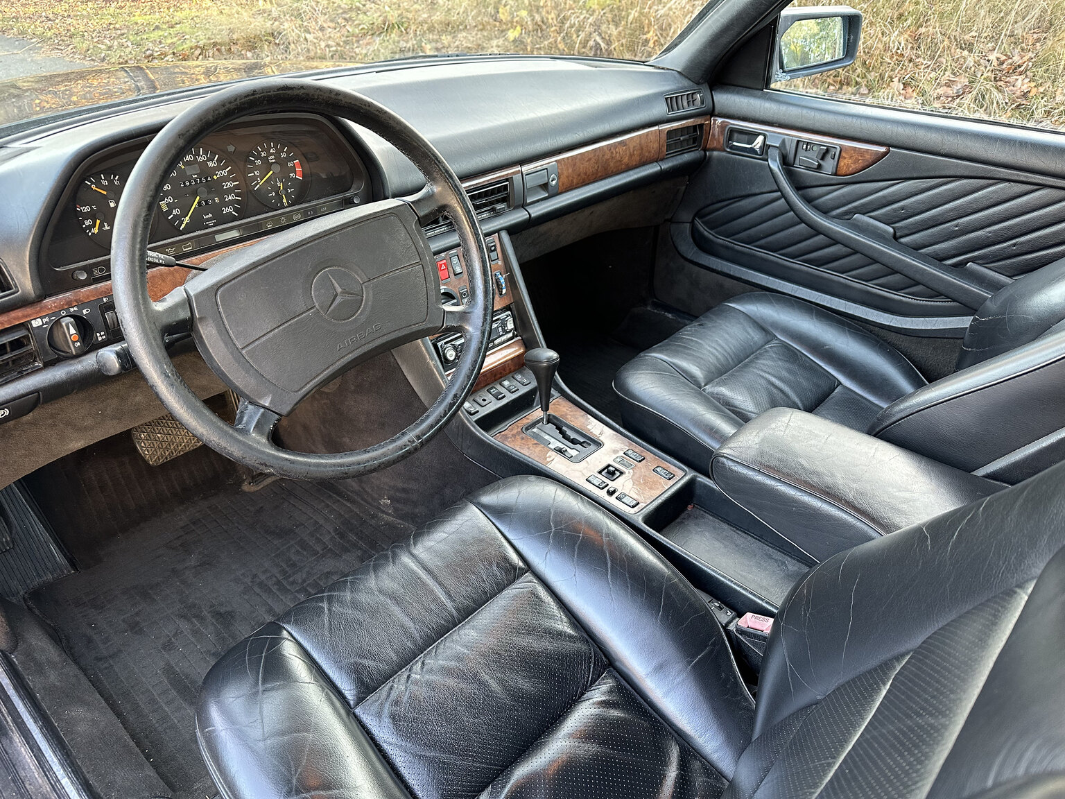 Interior image of 1988 Mercedes 560 SEC
