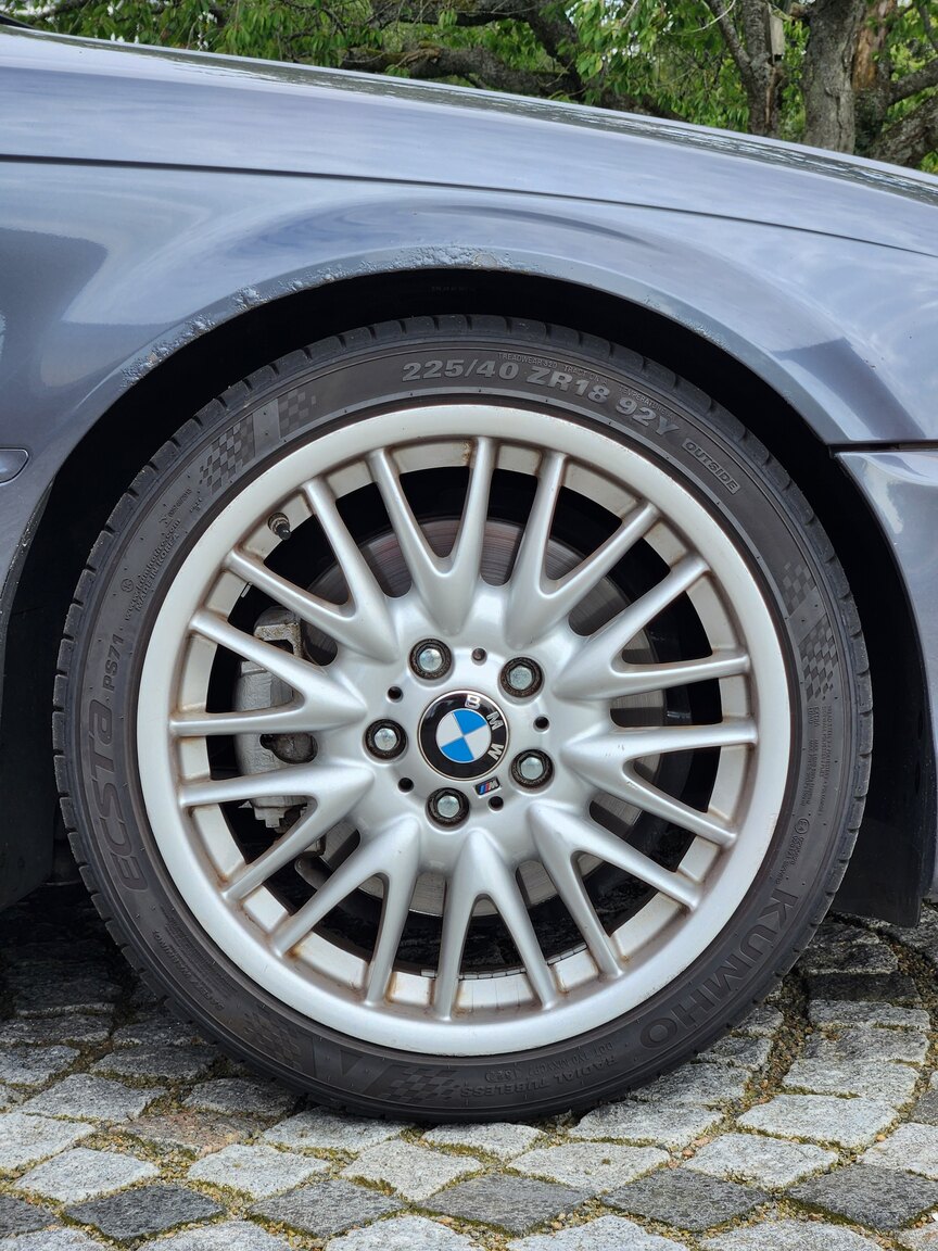 Exteriörbild på 2002  BMW 330Ci 