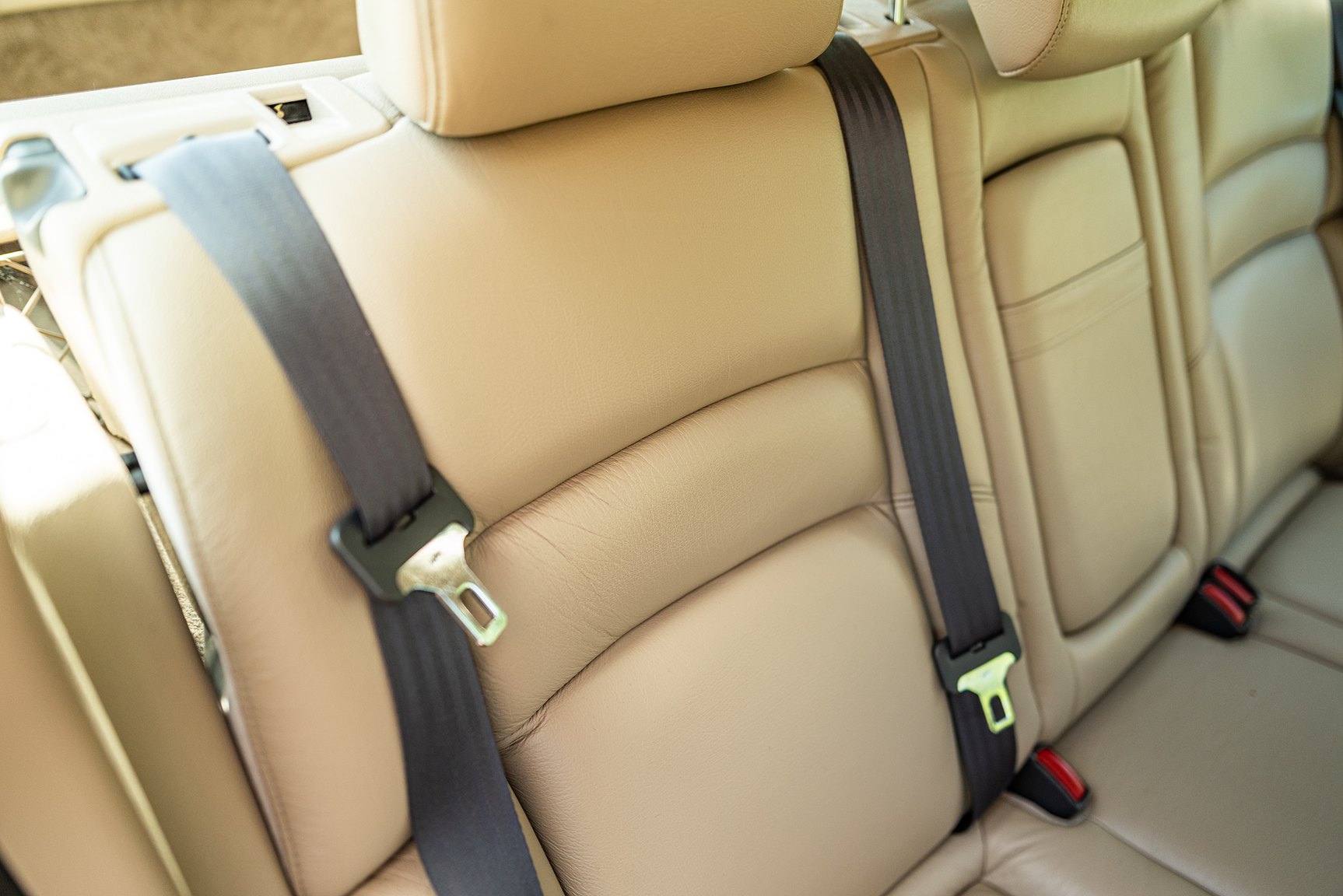 Interior image of 2000 Volvo V70 XC 2.4 T AWD 