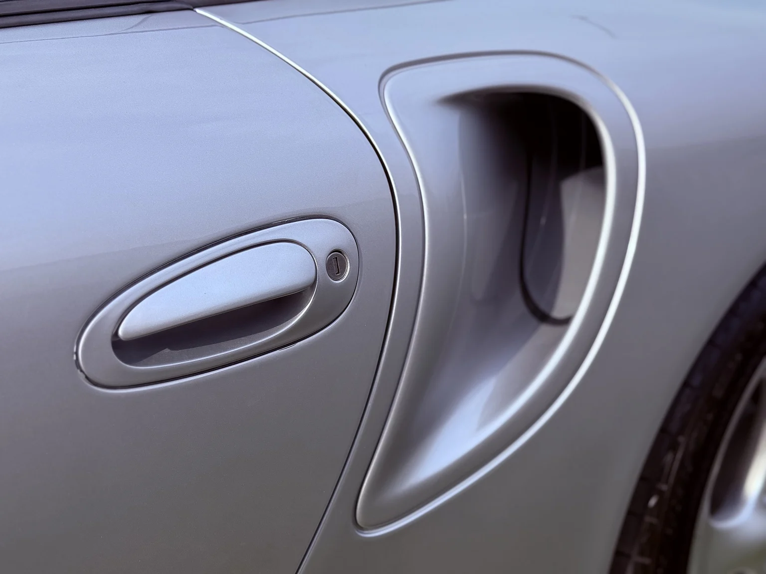 Exteriörbild på 2005 Porsche 996 Turbo S (48)