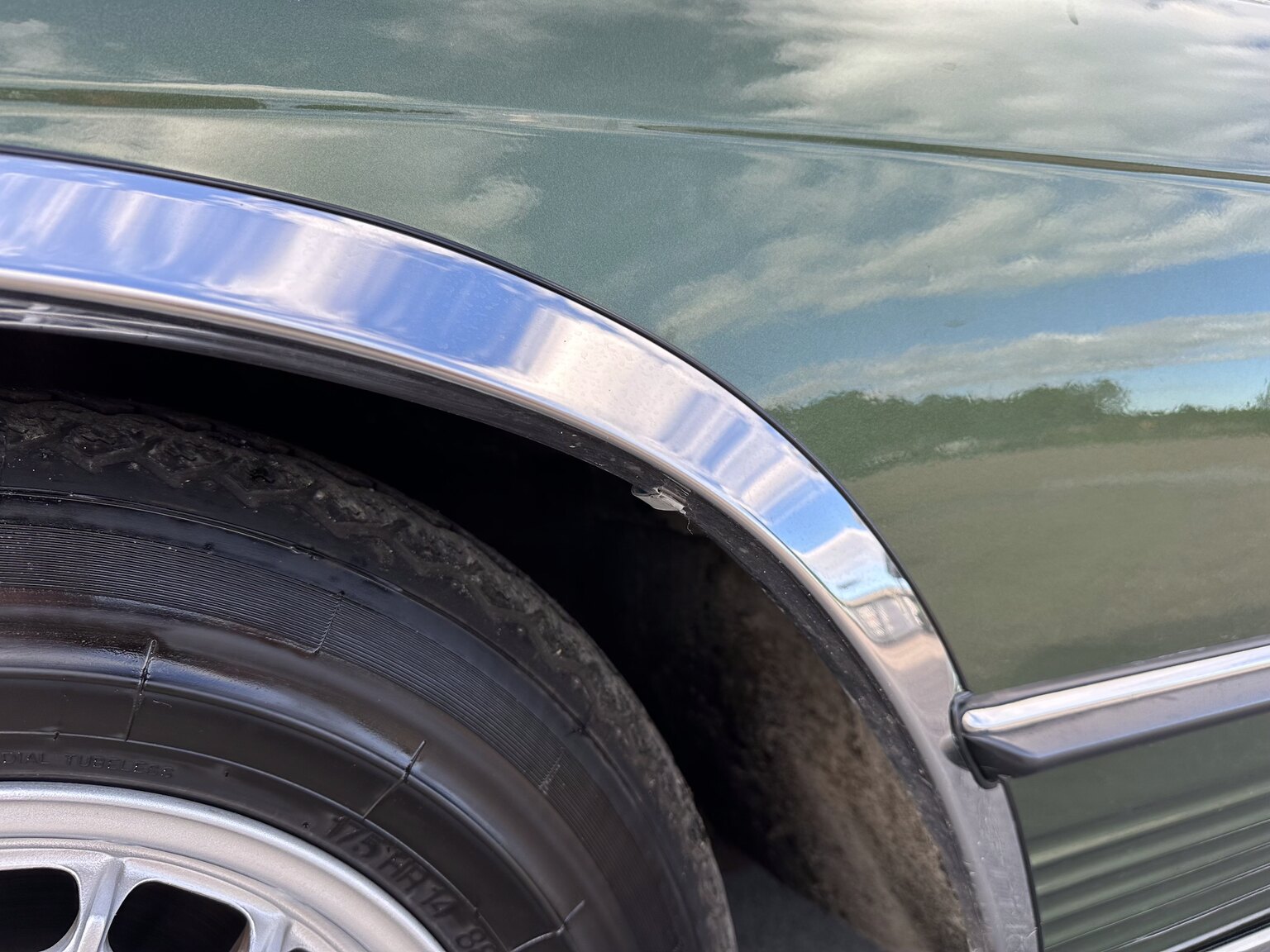 Exterior image of 1974 Mercedes Benz 450 SLC (28)