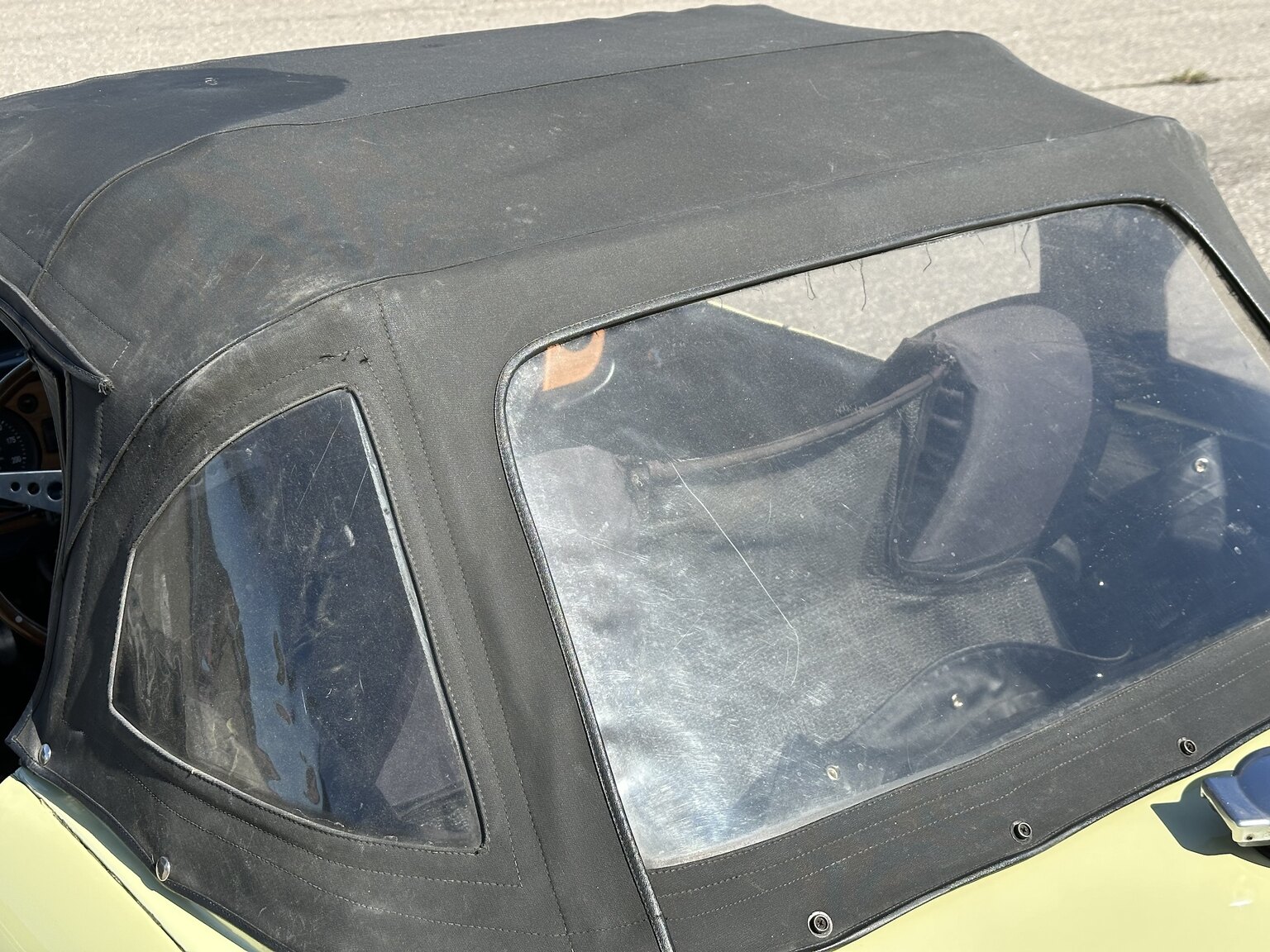 Aussenfoto 1971 Triumph TR6