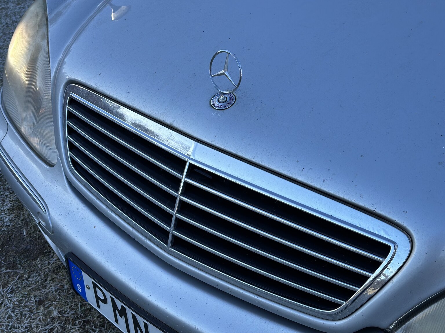 Exterior image of 1999 Mercedes-Benz S 500 L