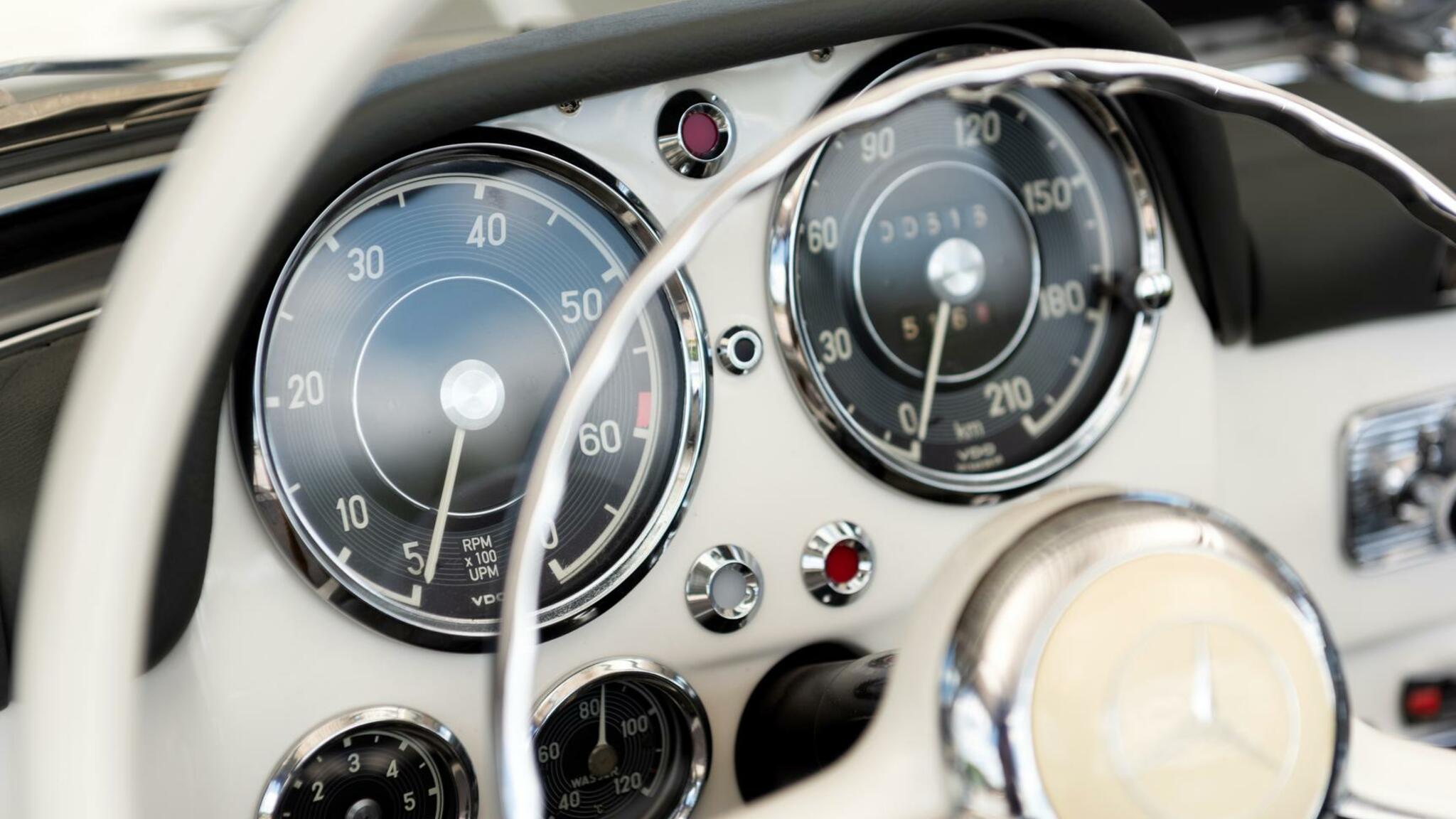 Innenraumfoto von 1956 Mercedes Benz 190 SL Roadster (23)