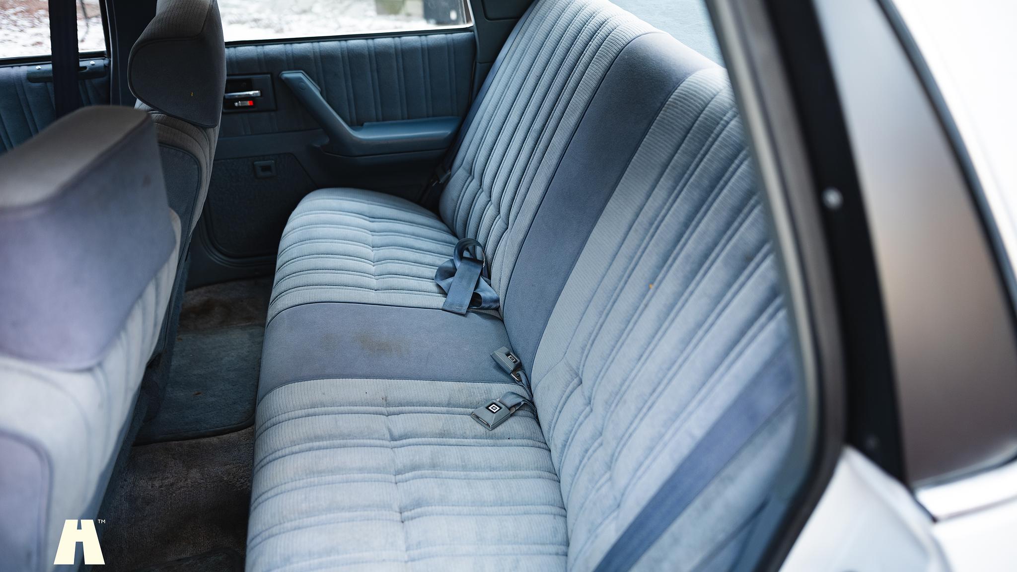 Interior image of 1994 Oldsmobile Cutlass Ciera Sedan 3.1 (95)