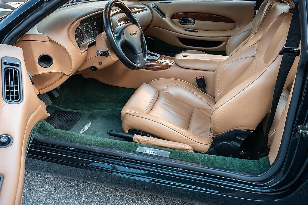 Bild von 2003 Aston Martin DB7 (24)