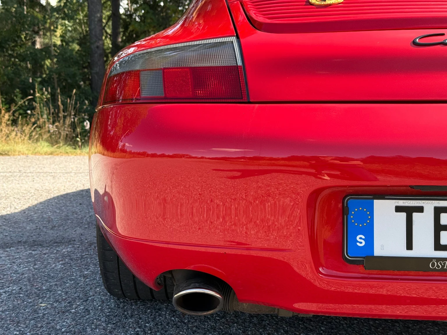 Exterior image of 1998 Porsche 911 Carrera (15)