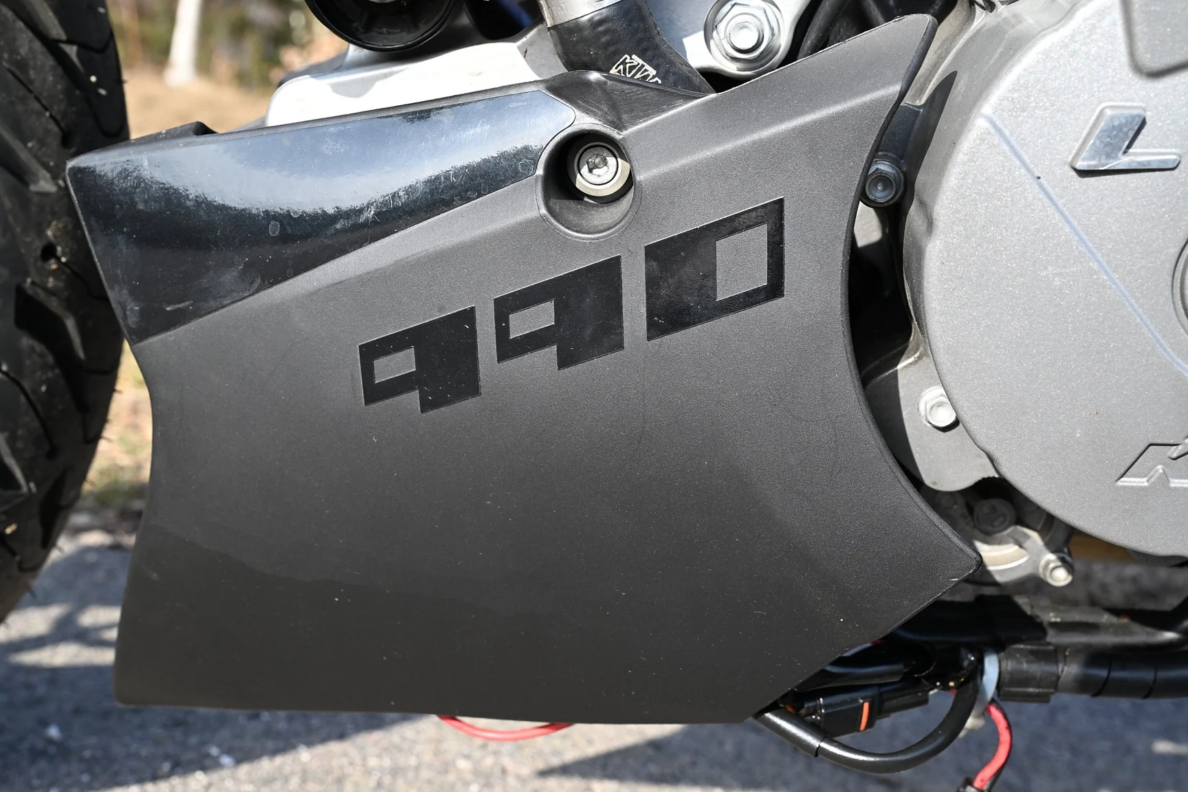 Exteriörbild på 2005 KTM 990 Super Duke (47)