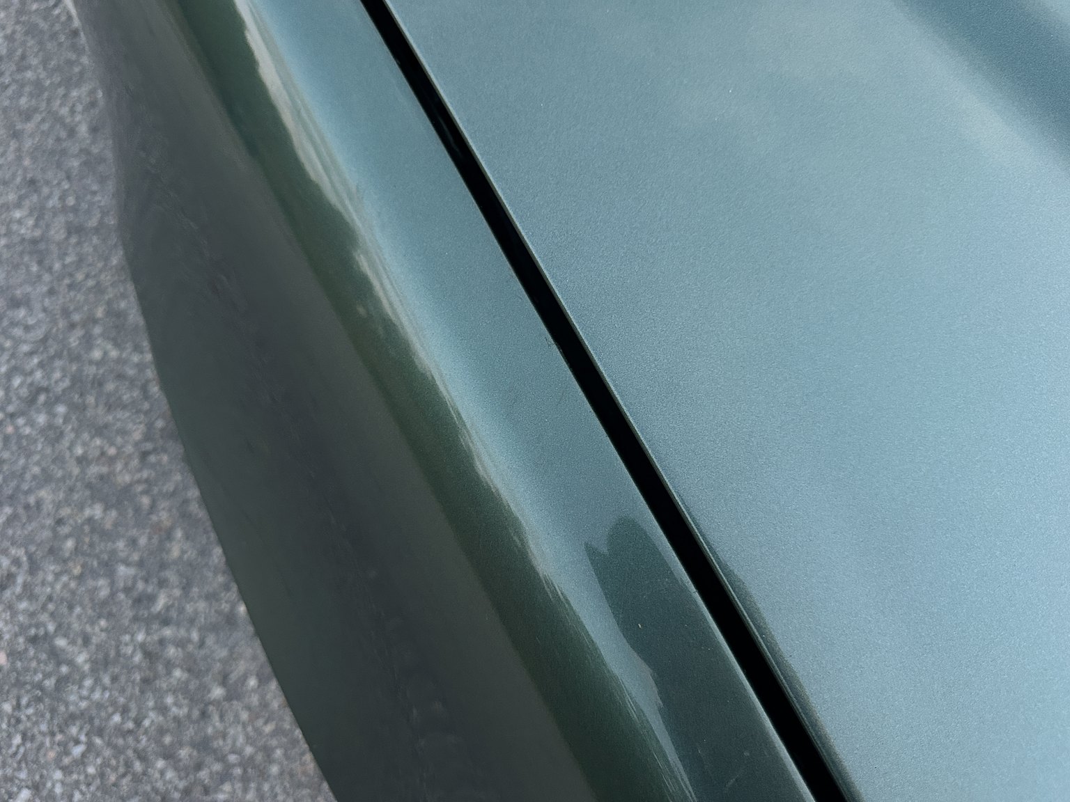 Exterior image of 1996 MERCEDES-BENZ E 320 T