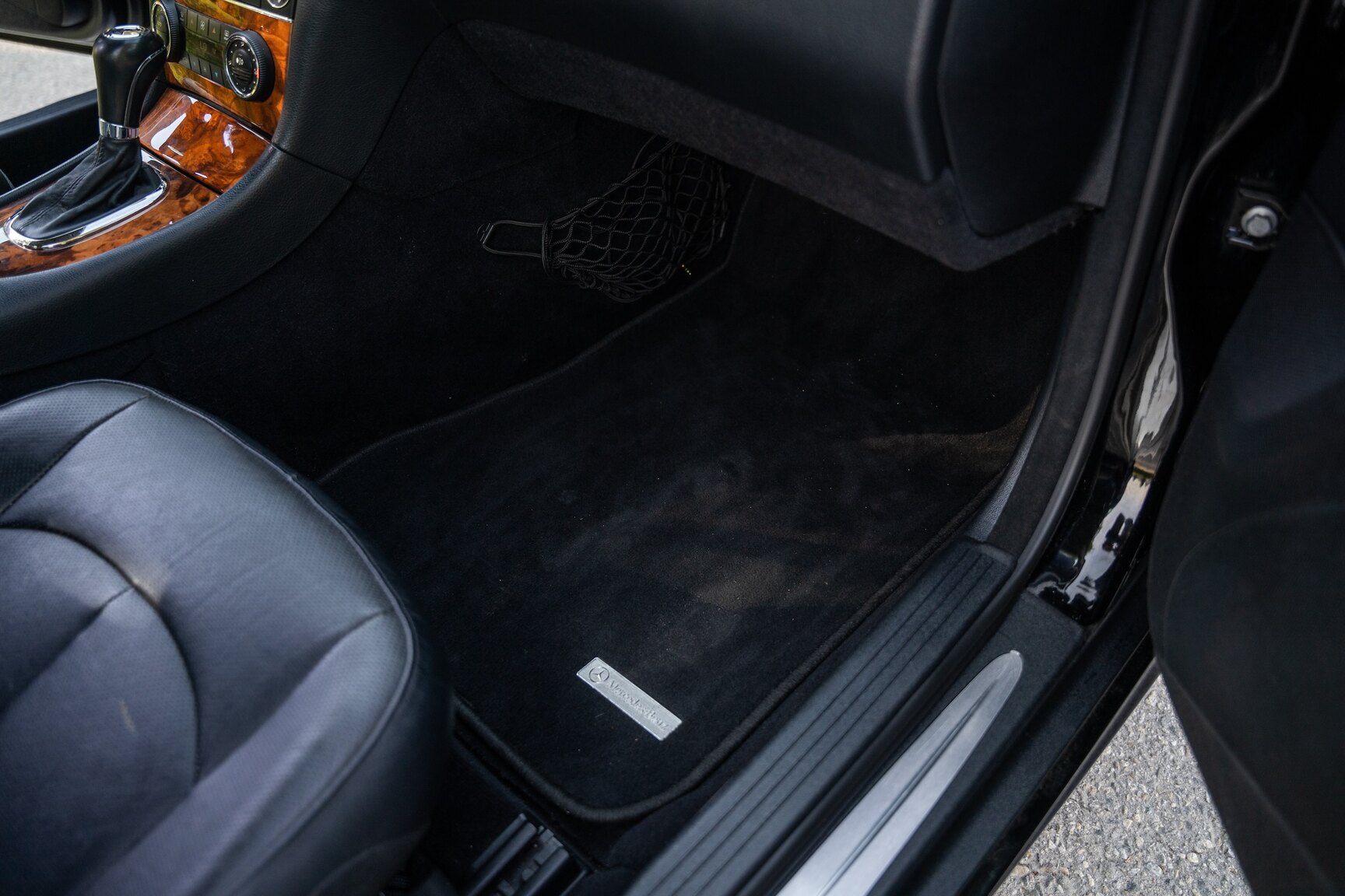 Interior image of 2009 Mercedes-Benz CLK 550