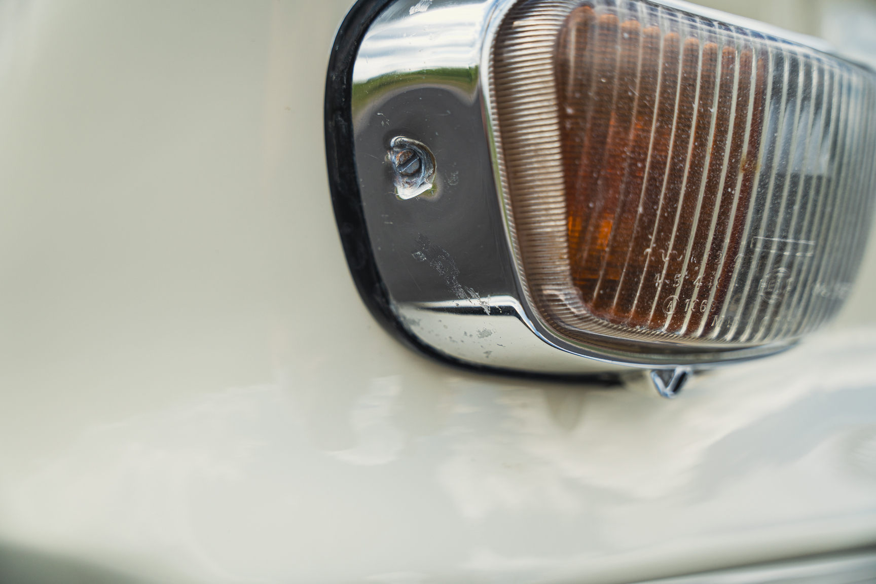 Exteriörbild på 1966 Mercedes-Benz 200 D "Heckflosse"