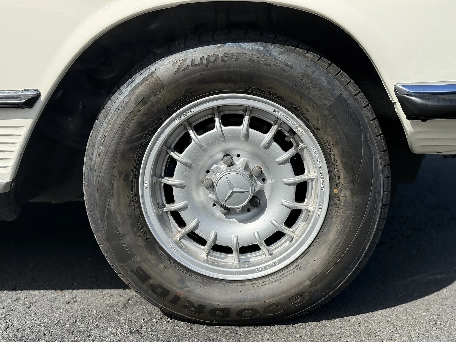 Aussenfoto 1973 Mercedes Benz 350 SL  (9)