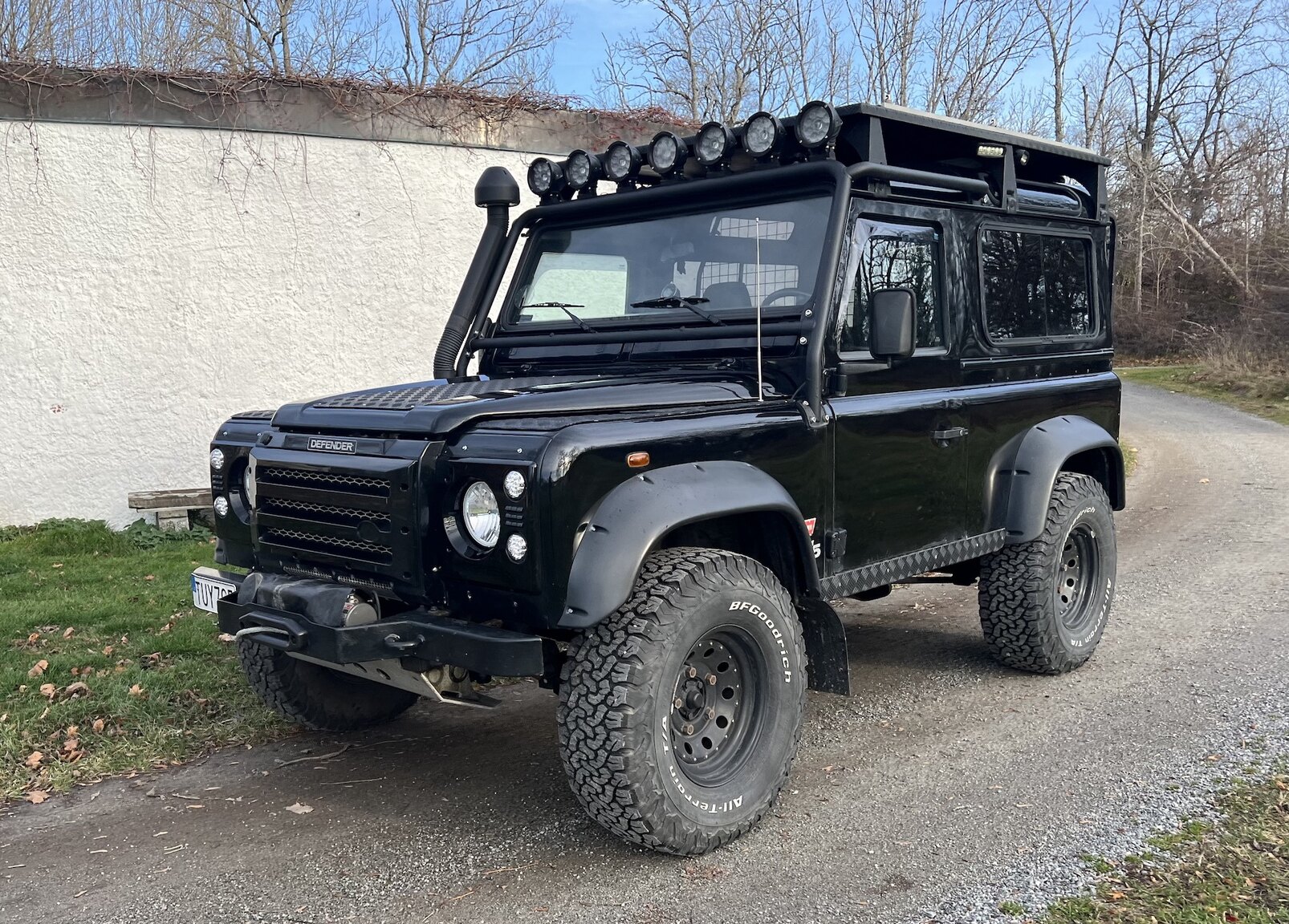 Exterior image of 2002 Land Rover Defender 90 2.5 Td5