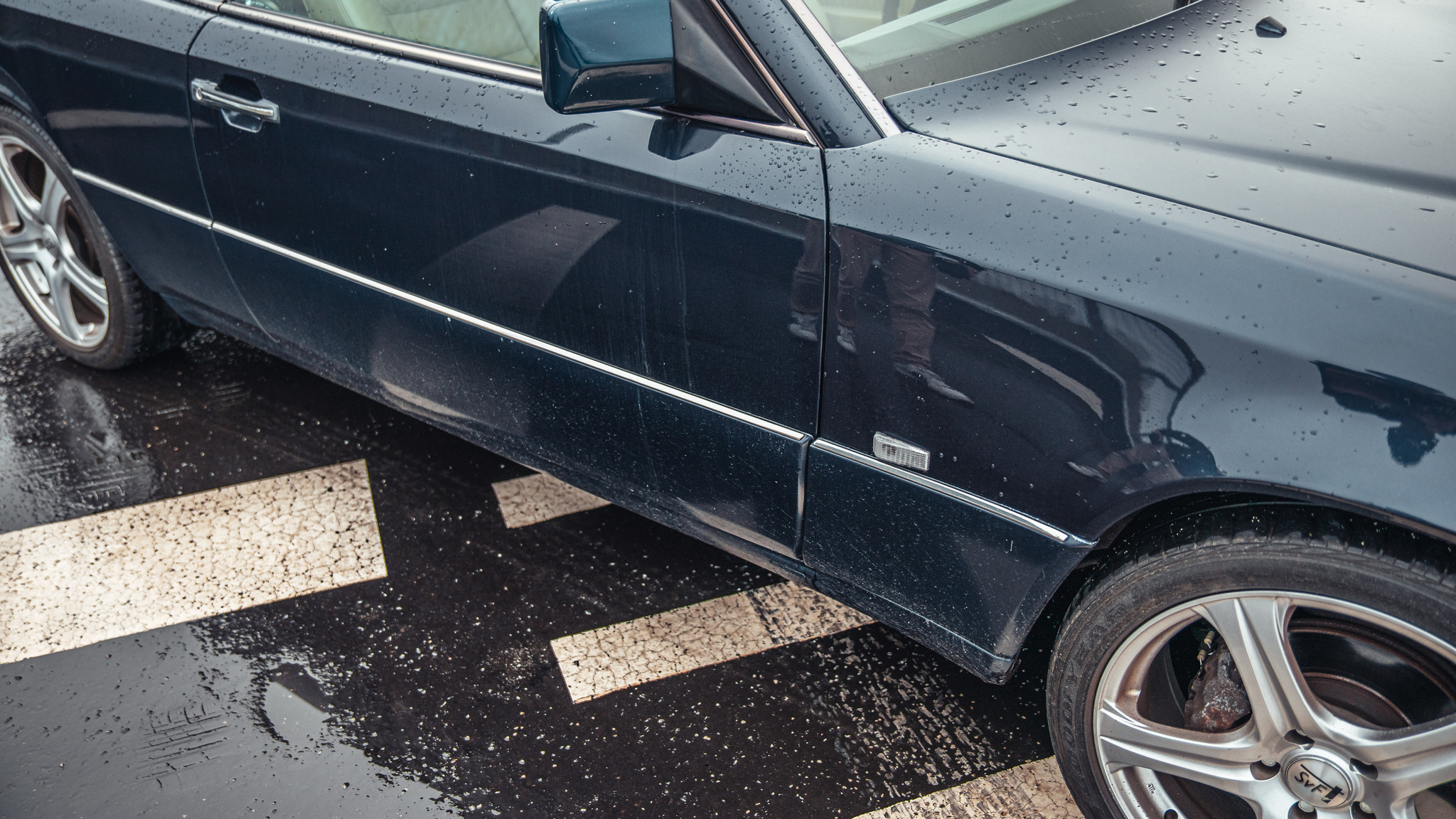 Exteriörbild på 1995 Mercedes Benz E320 Cabriolet (24)