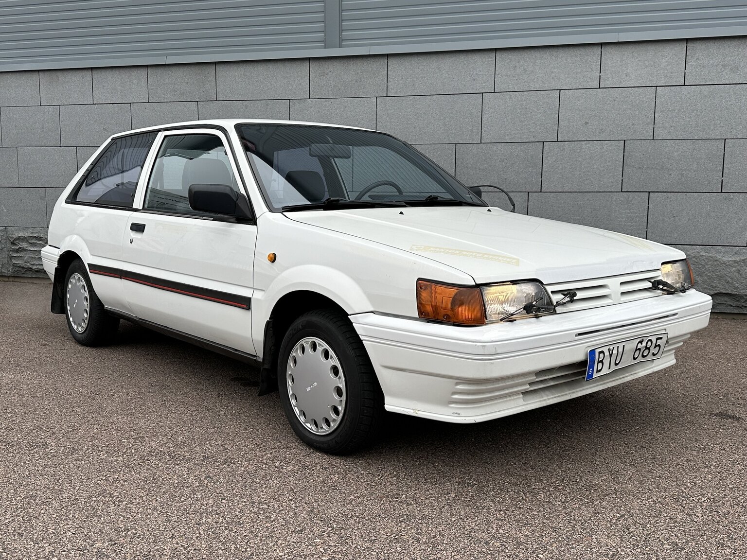 Exterior image of 1988 Nissan Sunny (49)