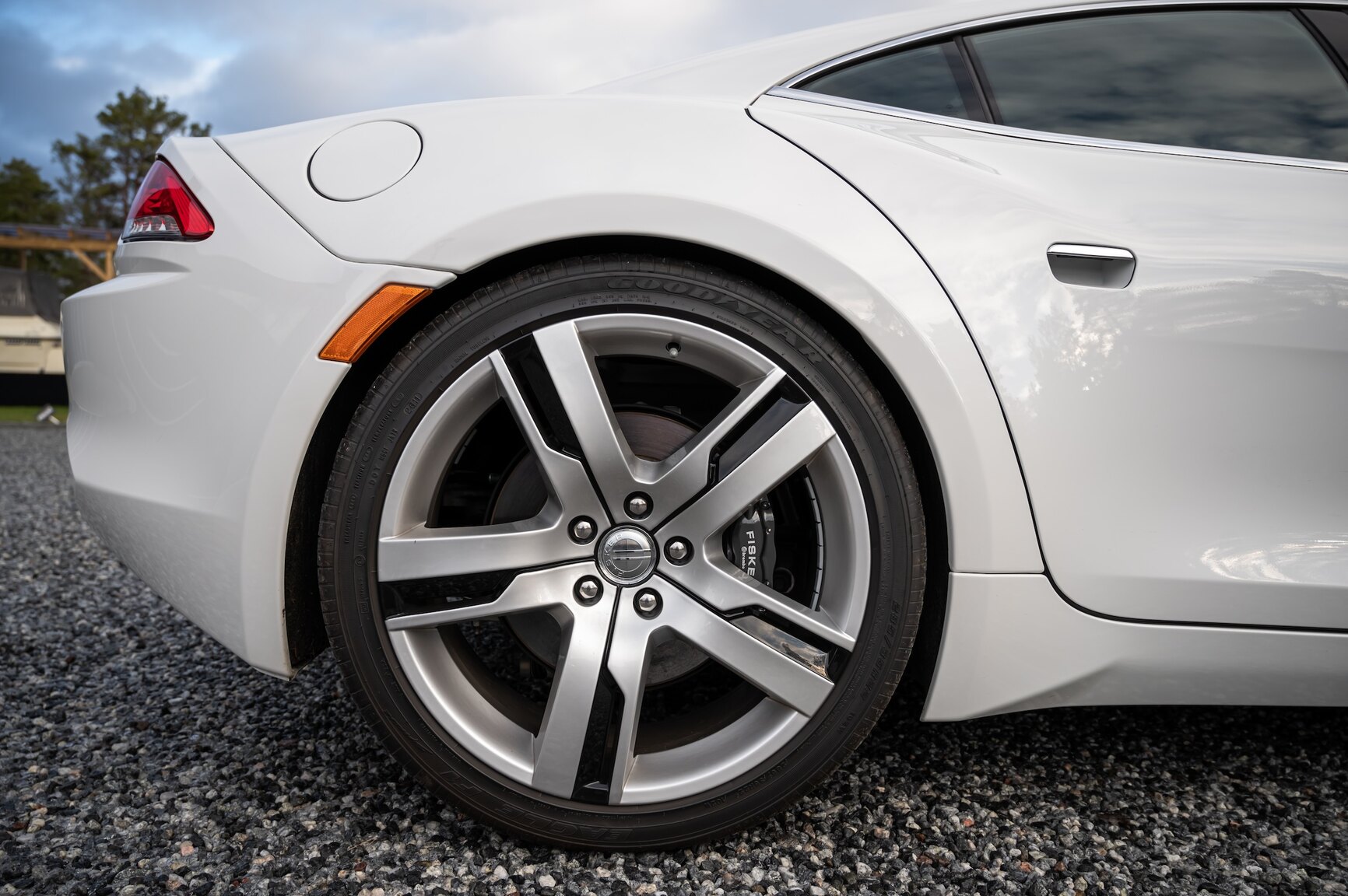Exteriörbild på 2012 Fisker Karma ES