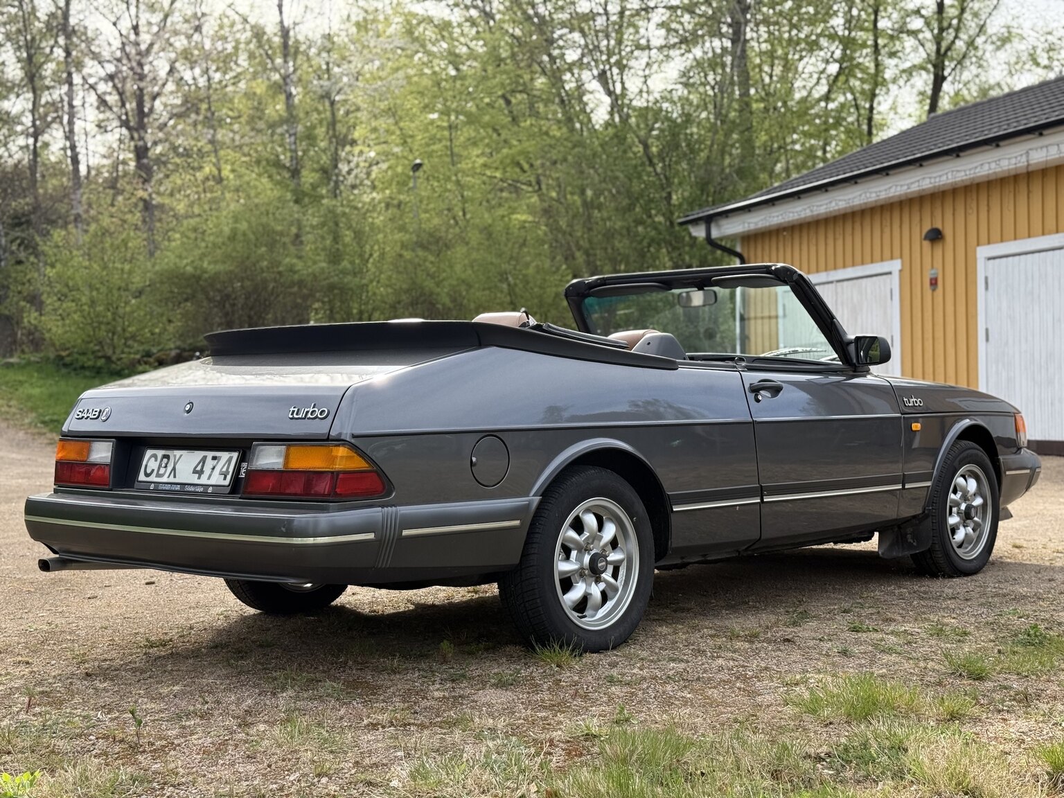 Exterior image of 1987 SAAB 900 Cabriolet 2.0 Turbo T16