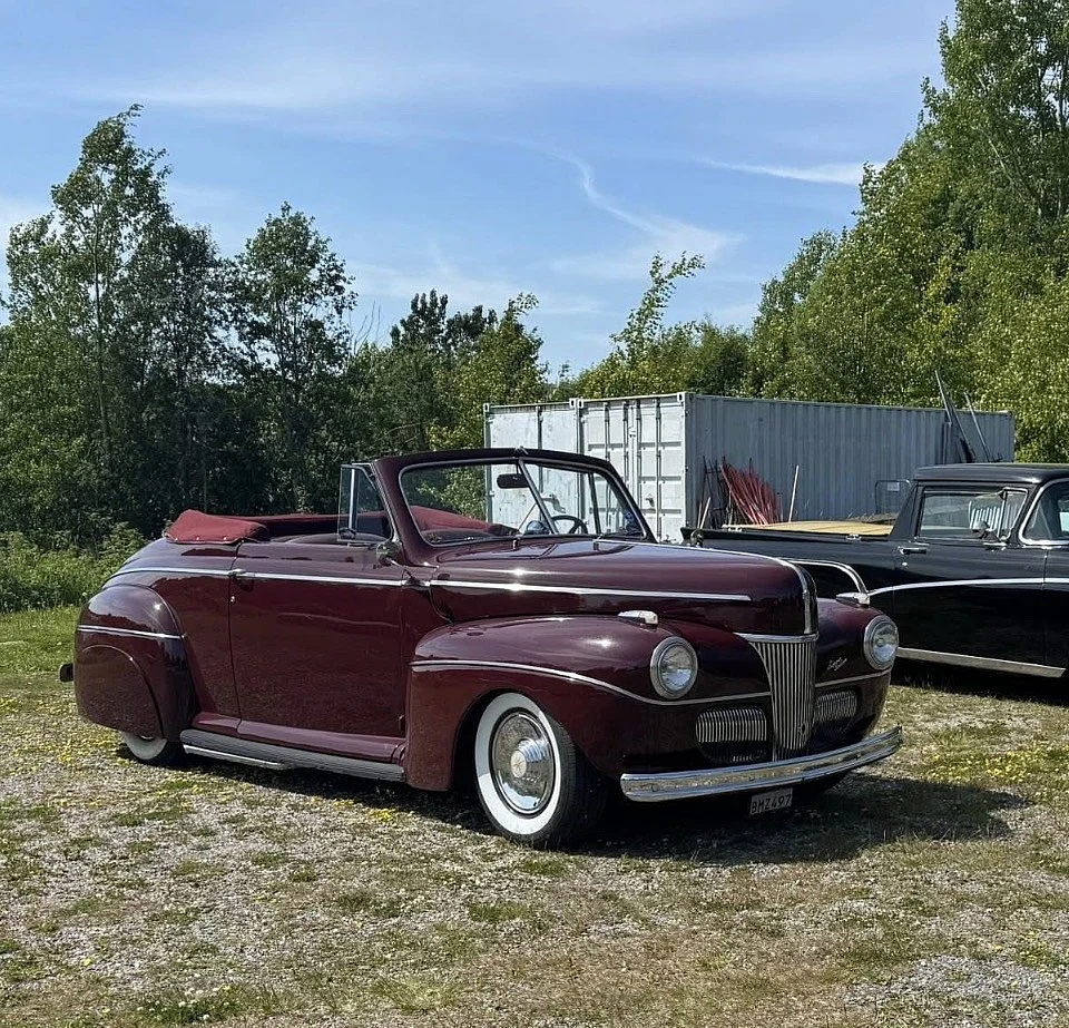 Exteriörbild på 1941 Ford Super De Luxe Cabriolet (23)
