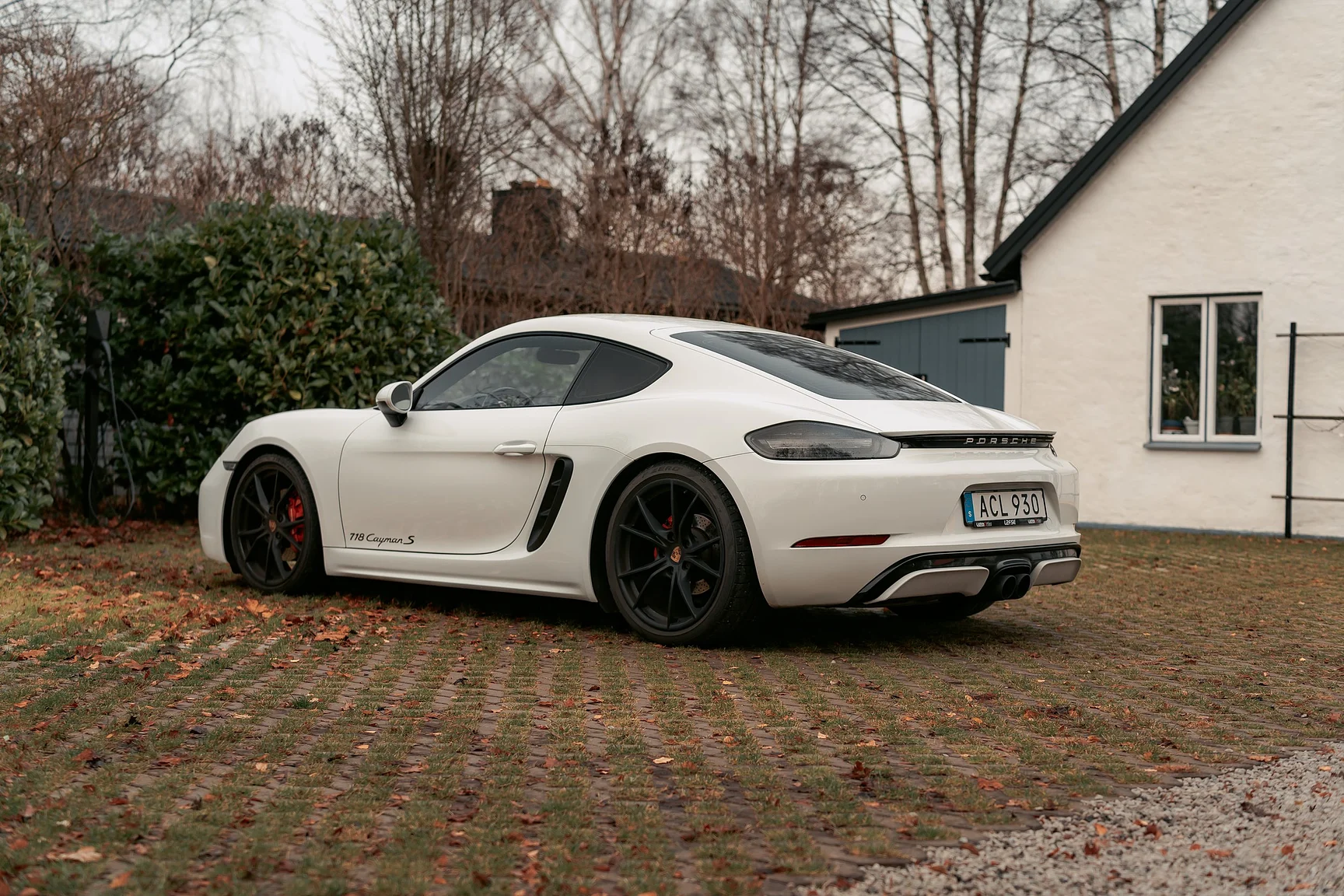 Exterior image of 2017 Porsche 718 Cayman S (19)