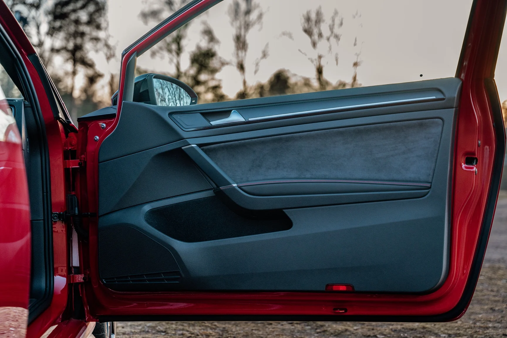 Interior image of 2016 Volkswagen Golf GTi Clubsport S - no. 291/400 (28)