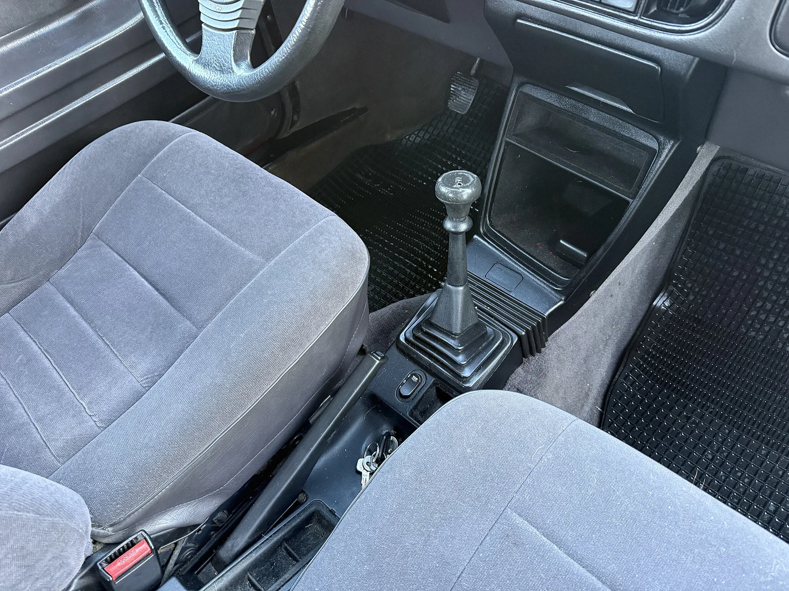 Interior image of 1991 SAAB 900S Turbo 2-door (25)