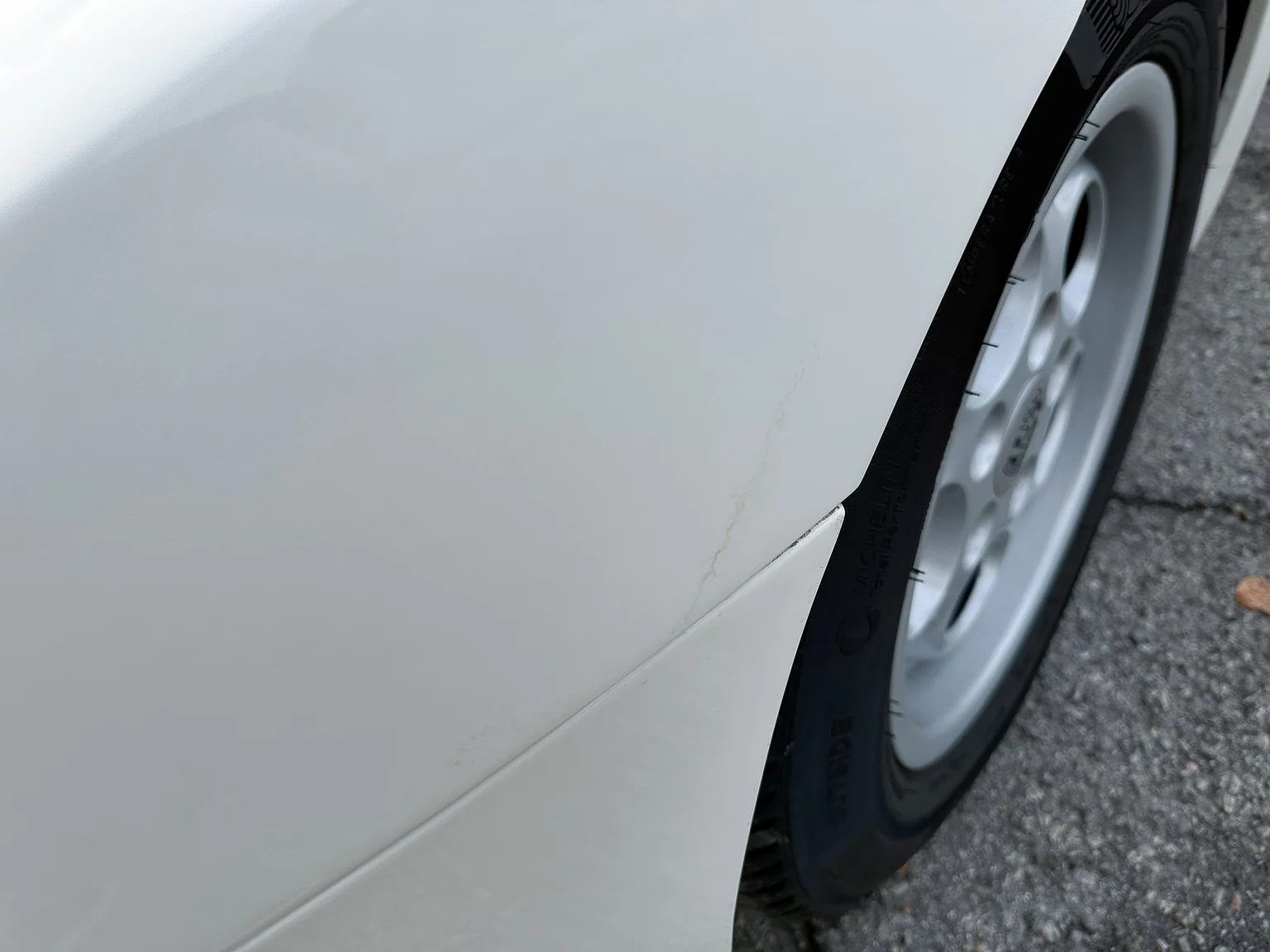 Exterior image of 1986 Porsche 944R (73)